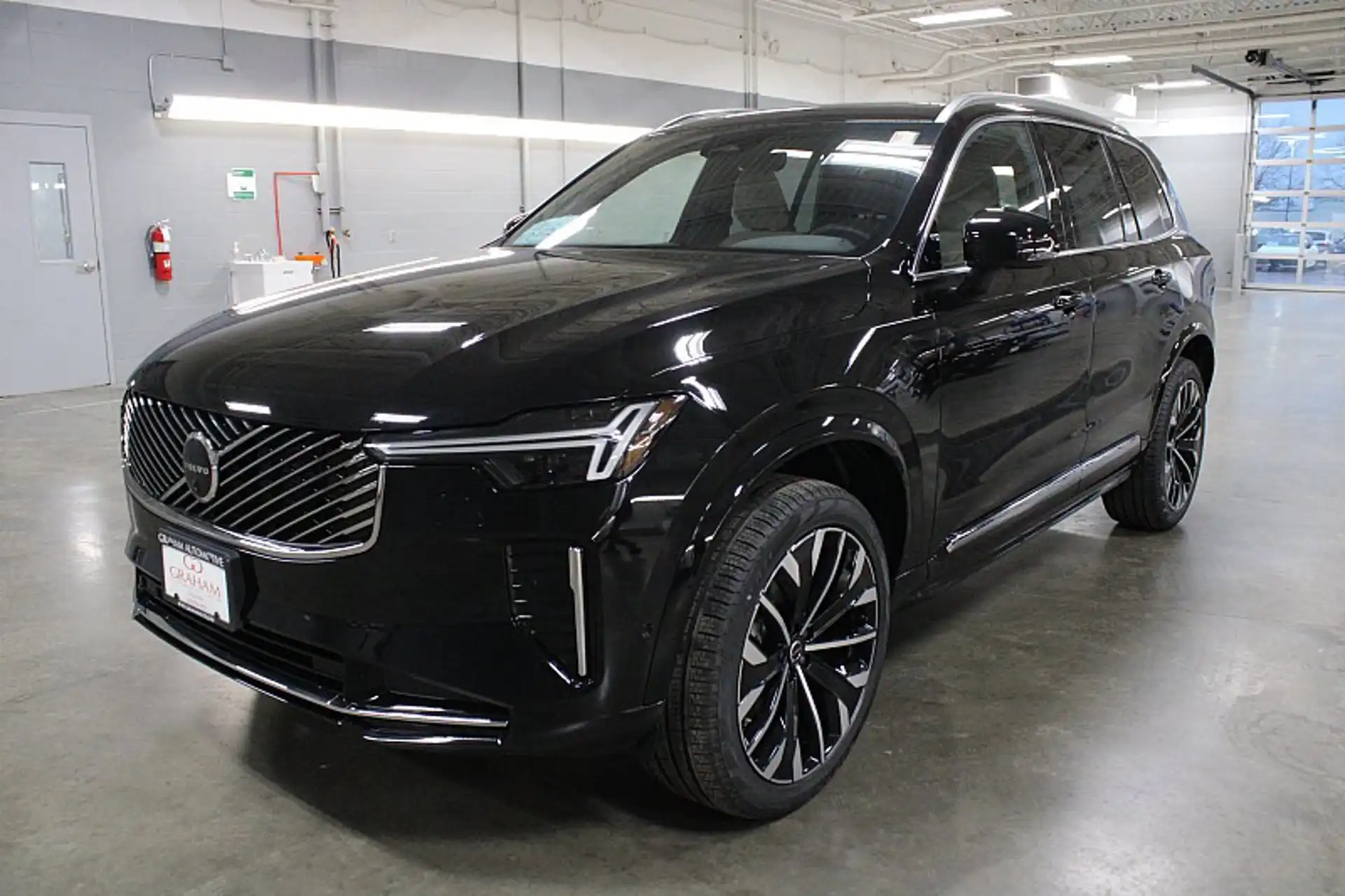 2026 Volvo XC90 B5 Plus Bright 4WD's photo