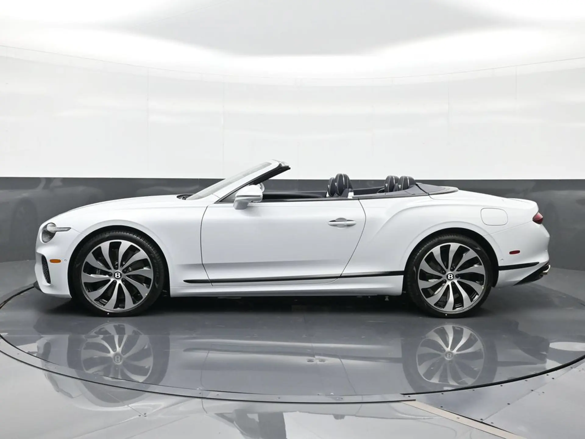 2026 Bentley Continental GT undefined photo 5