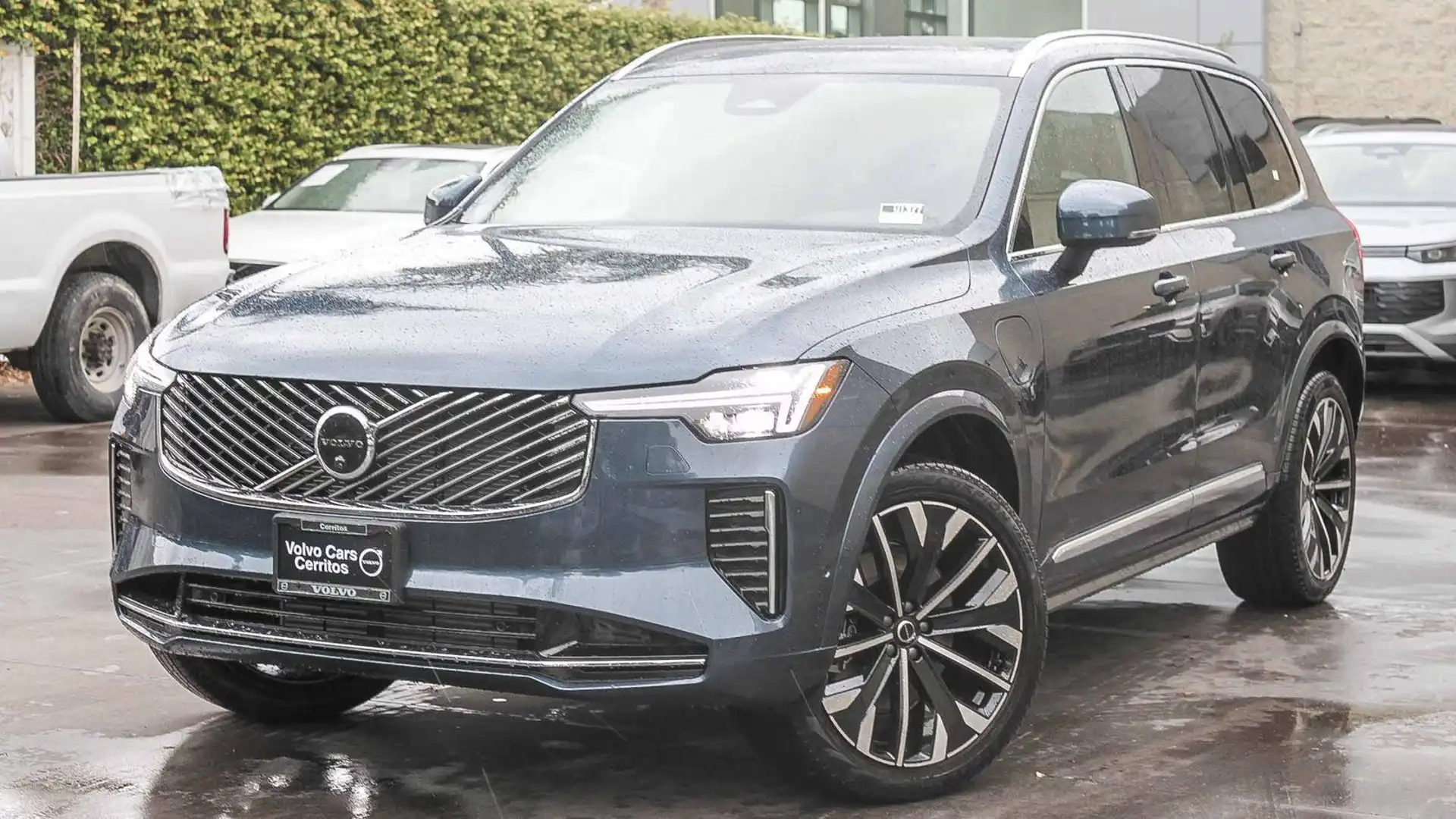 2026 Volvo XC90 T8 Recharge Plus Bright 7-Seat 4WD's photo