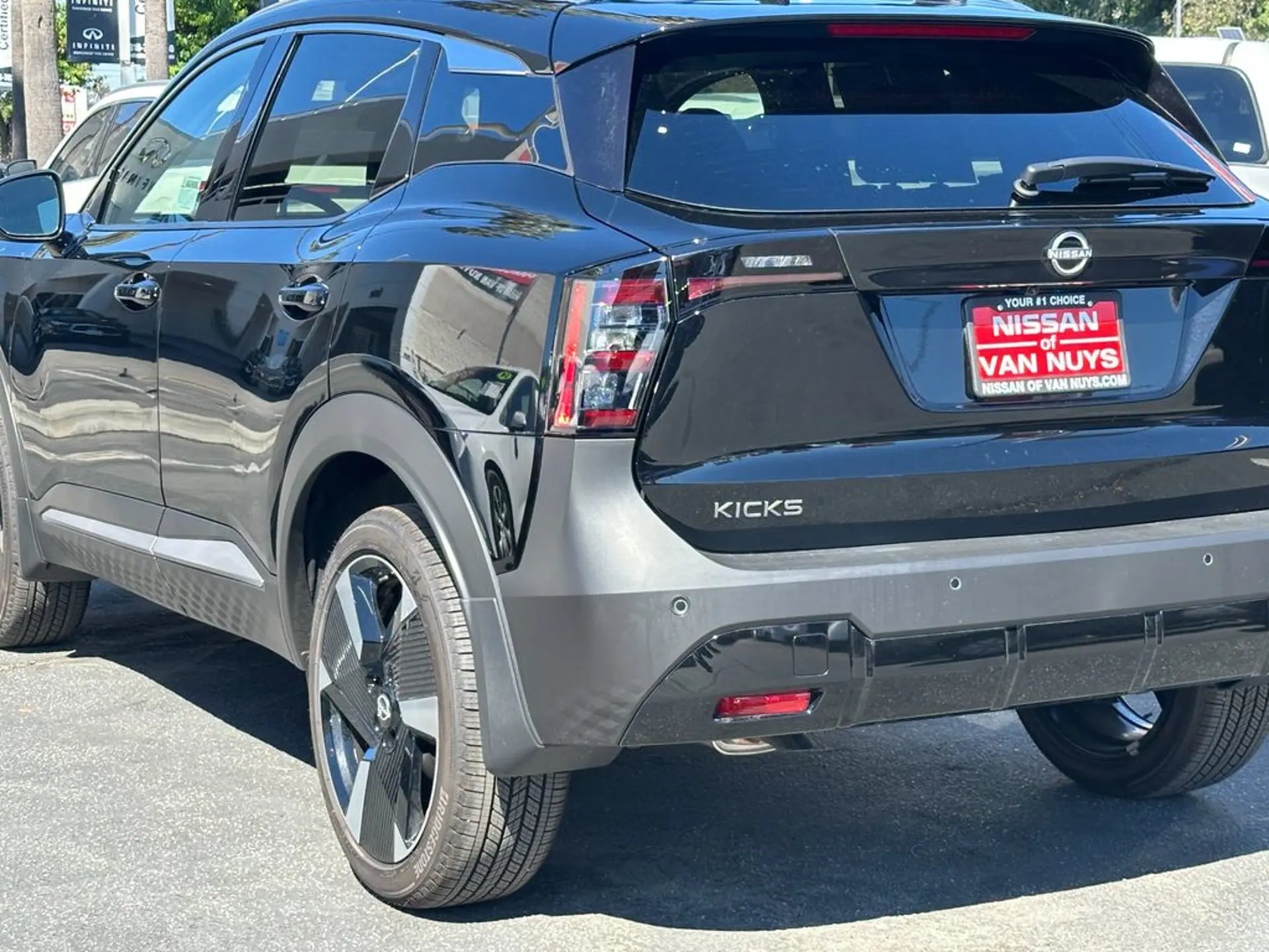 2025 Nissan Kicks 2.0 SR photo 5