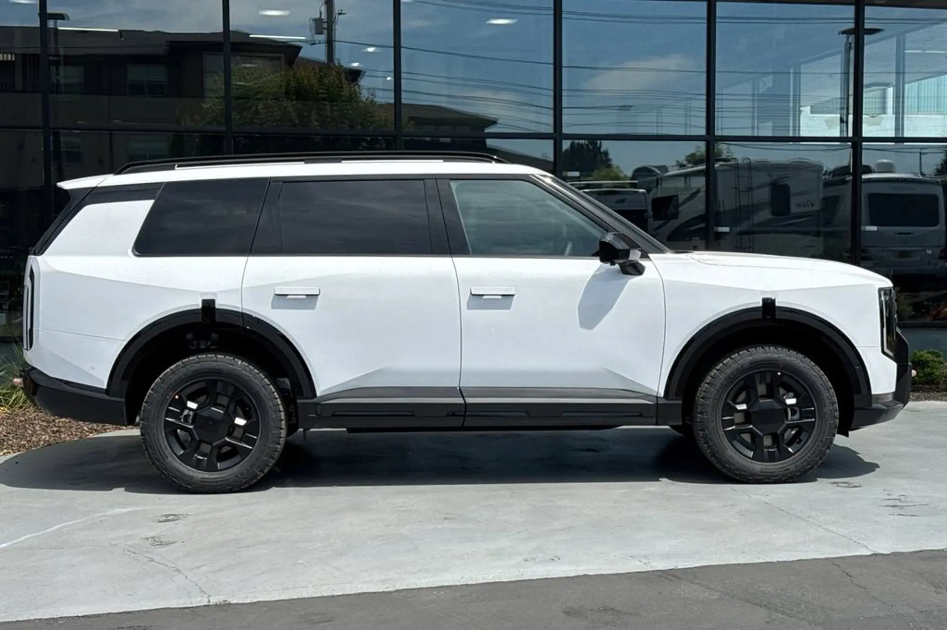2027 Kia Telluride X-Pro SX AWD photo 3