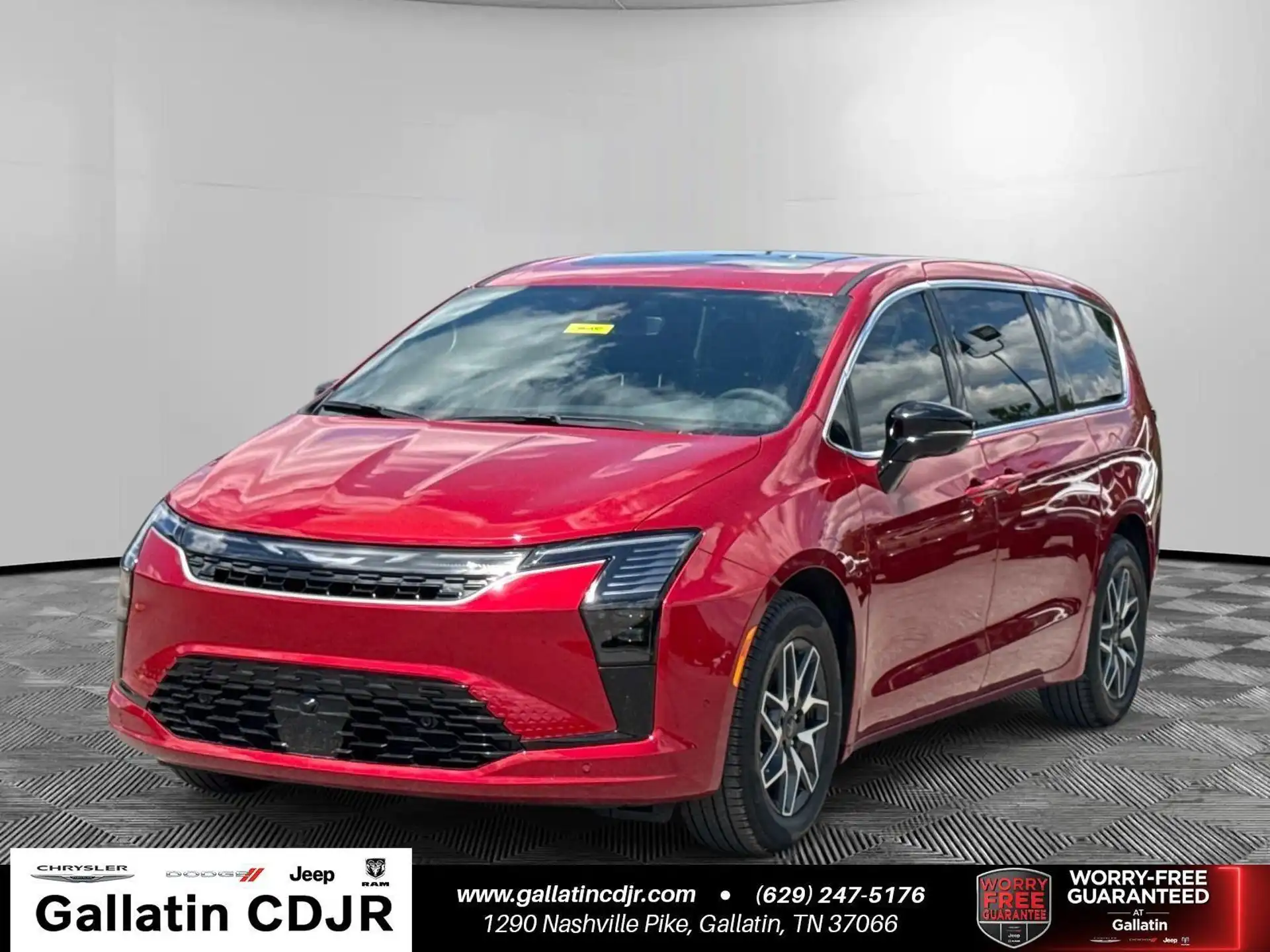 2027 Chrysler Pacifica Limited's photo