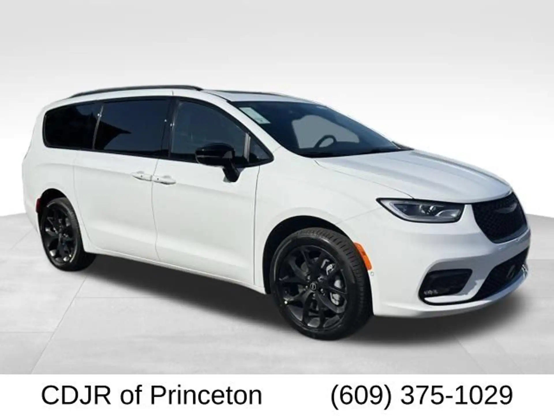 2026 Chrysler Pacifica Limited AWD's photo