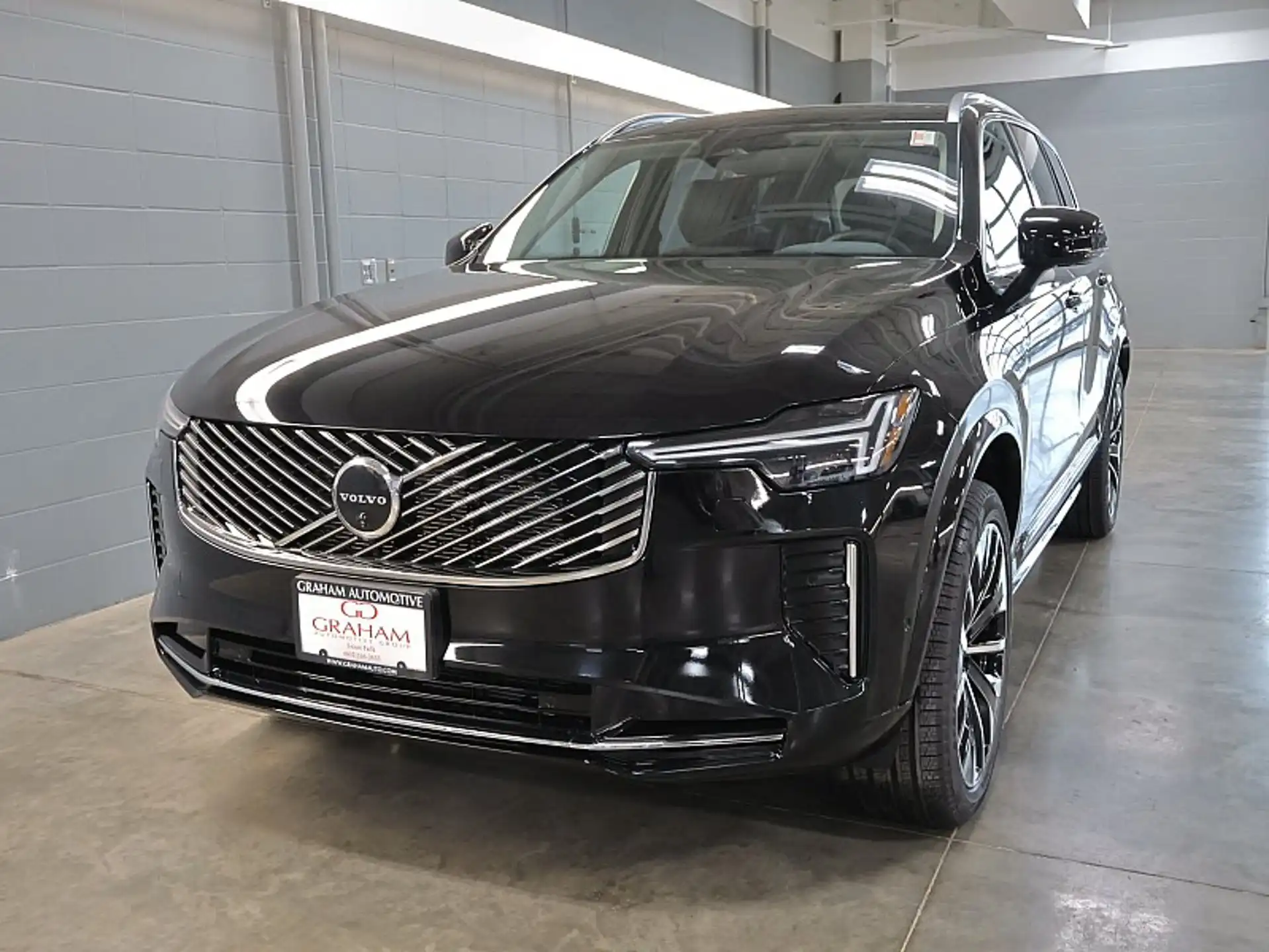 2026 Volvo XC90 B5 Plus Bright 4WD's photo