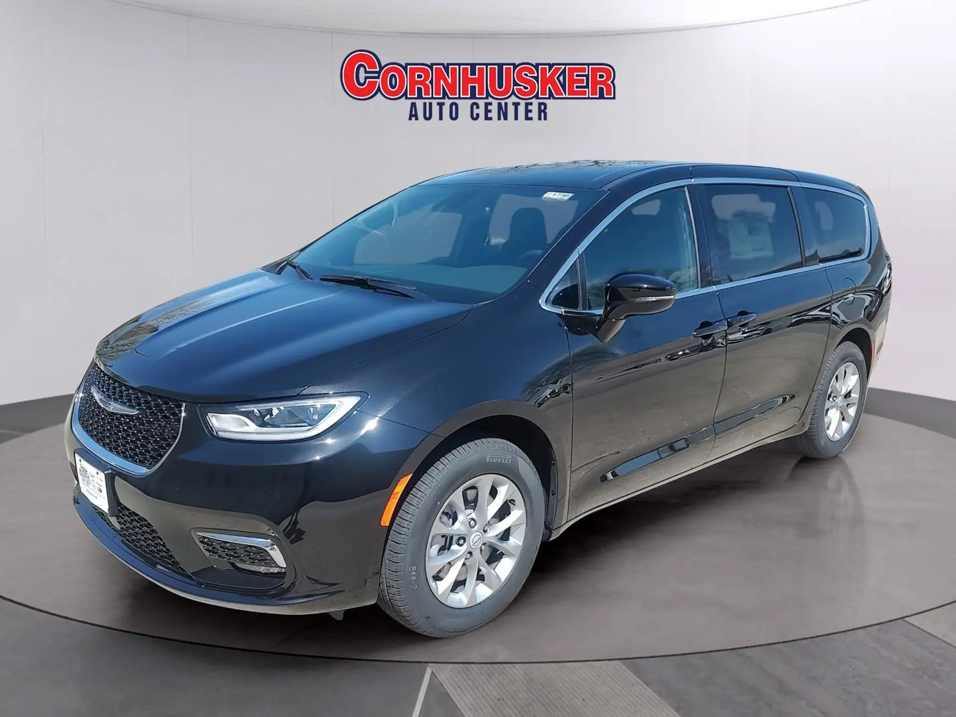 2026 Chrysler Pacifica Select AWD photo 3