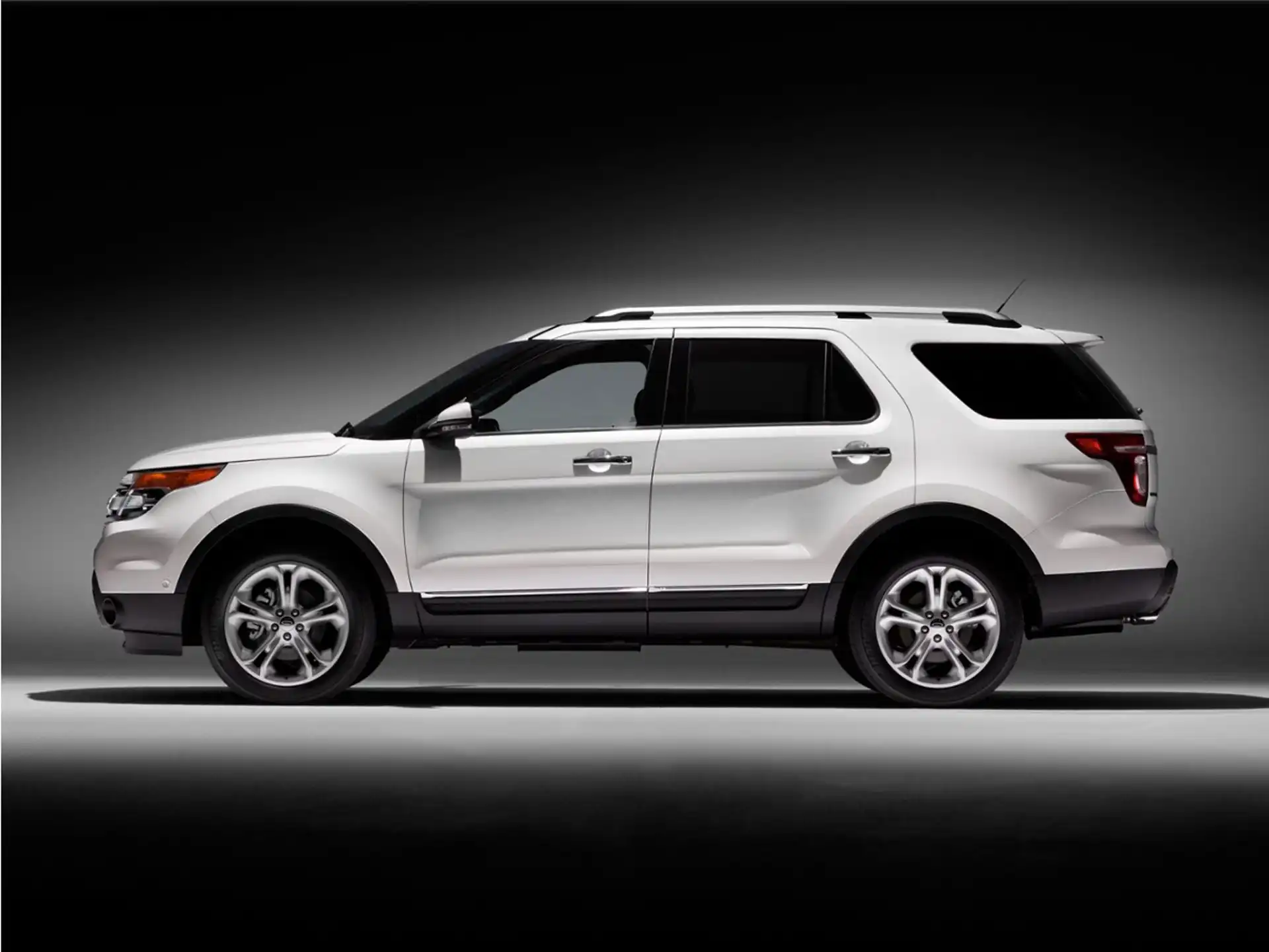 2013 Ford Explorer Limited's photo
