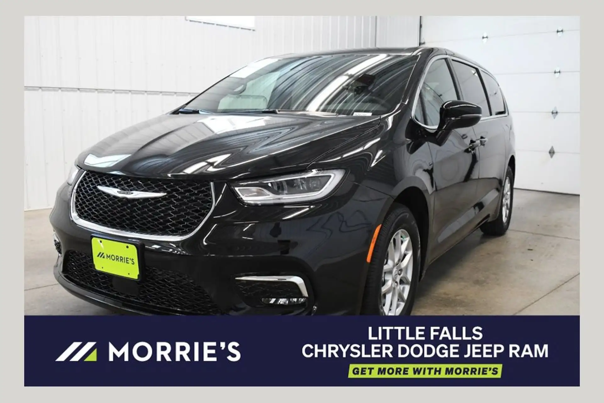 2026 Chrysler Pacifica Select's photo