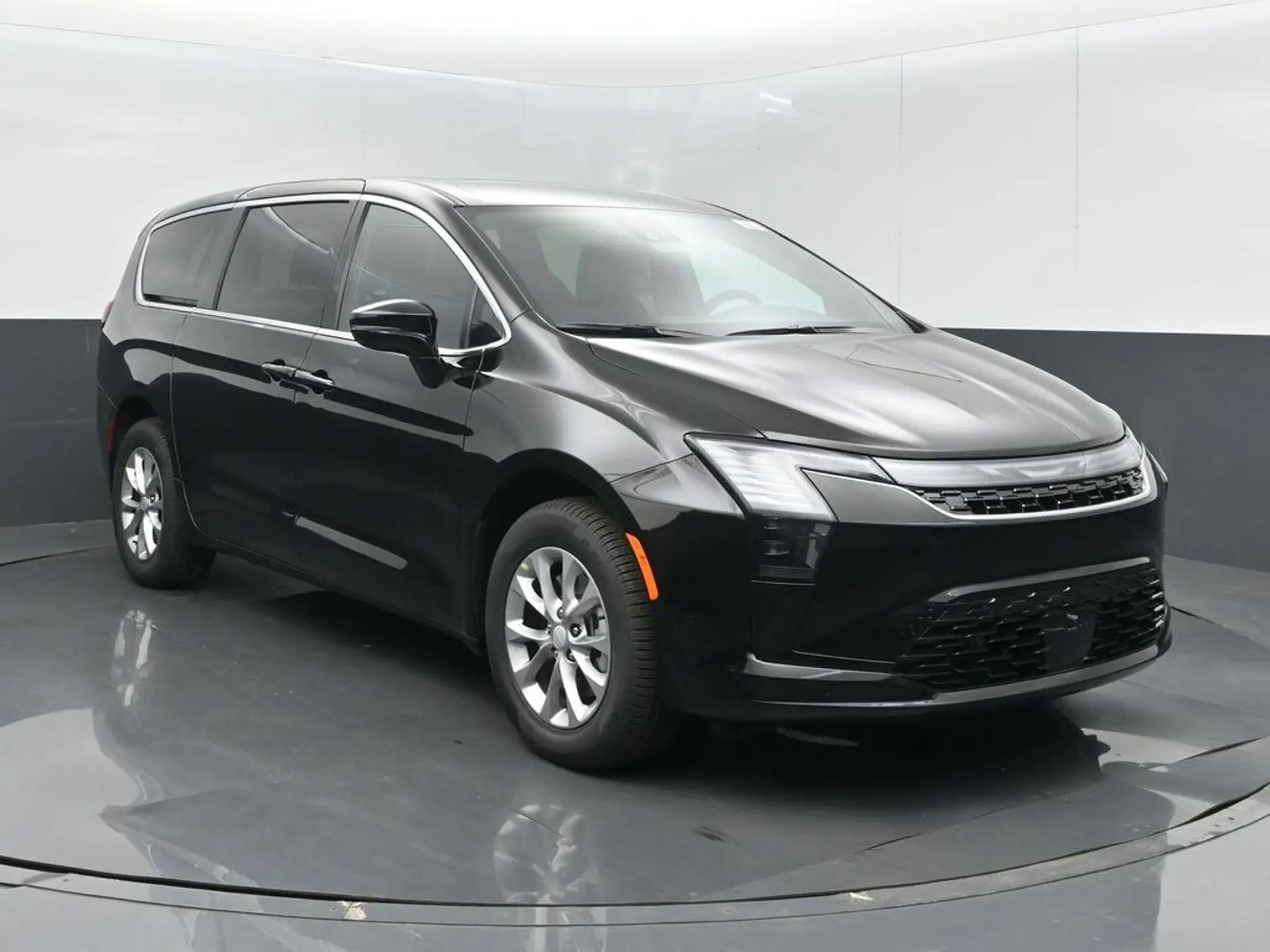 2027 Chrysler Pacifica Select AWD photo 3