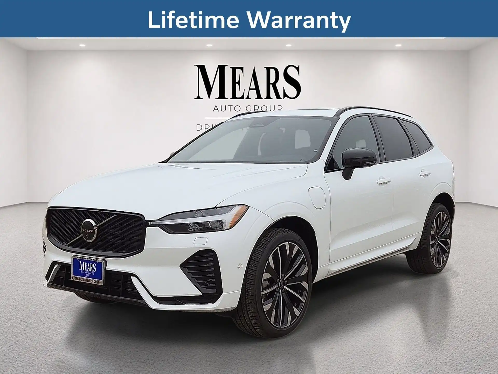 2026 Volvo XC60 T8 Ultra Dark AWD's photo