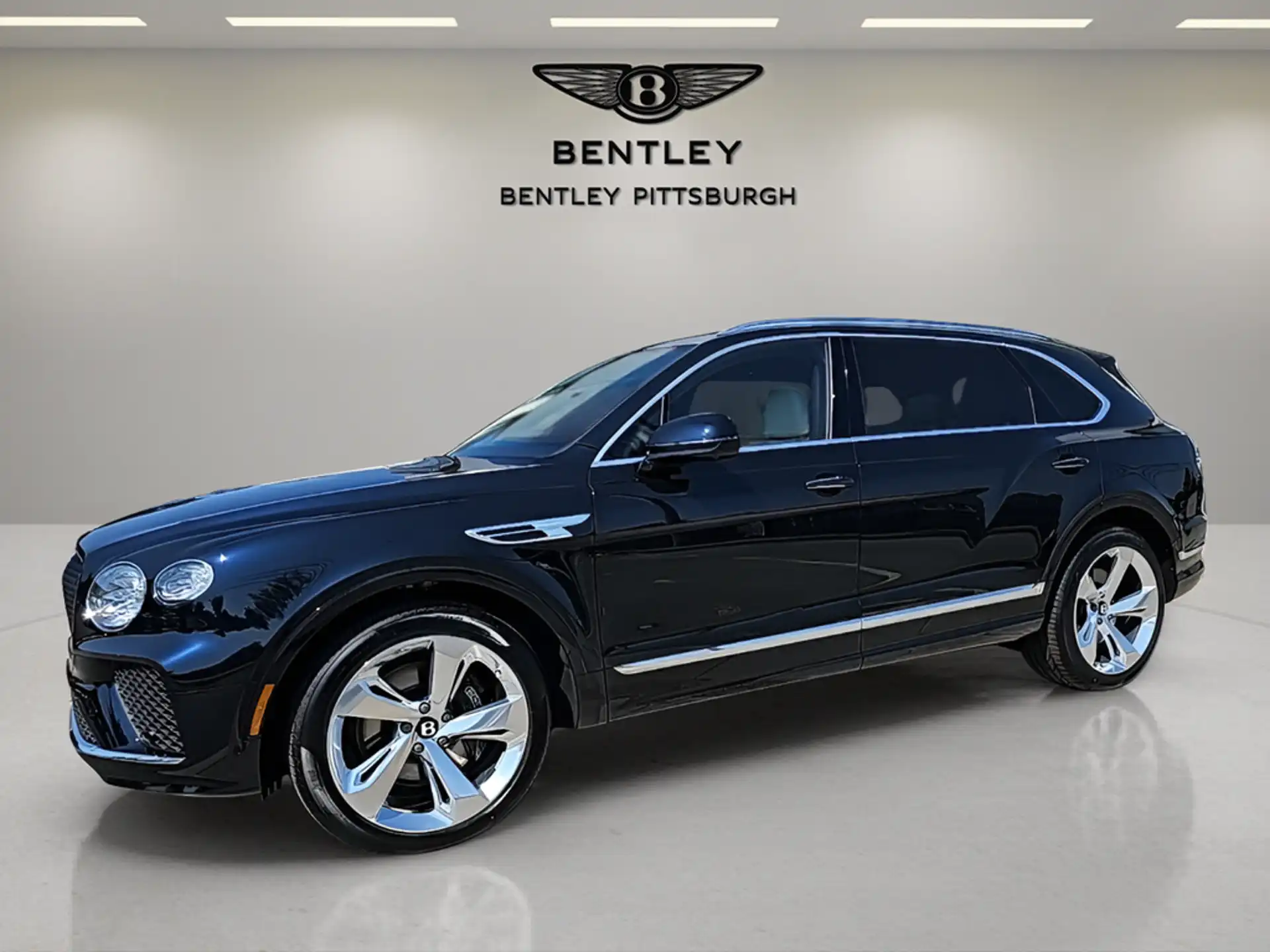 2024 Bentley Bentayga EWB Mulliner's photo