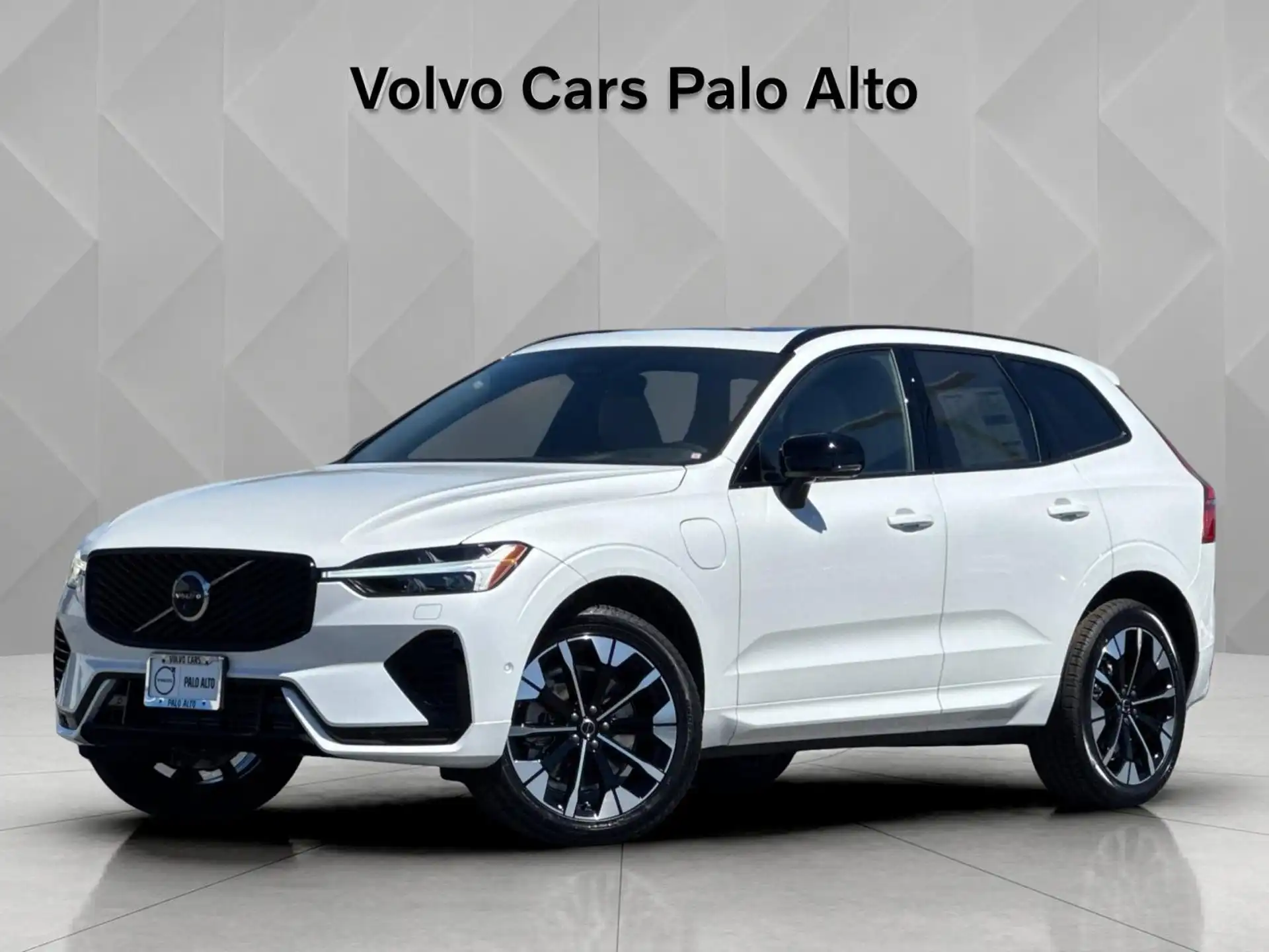 2026 Volvo XC60 T8 Plus Dark AWD's photo