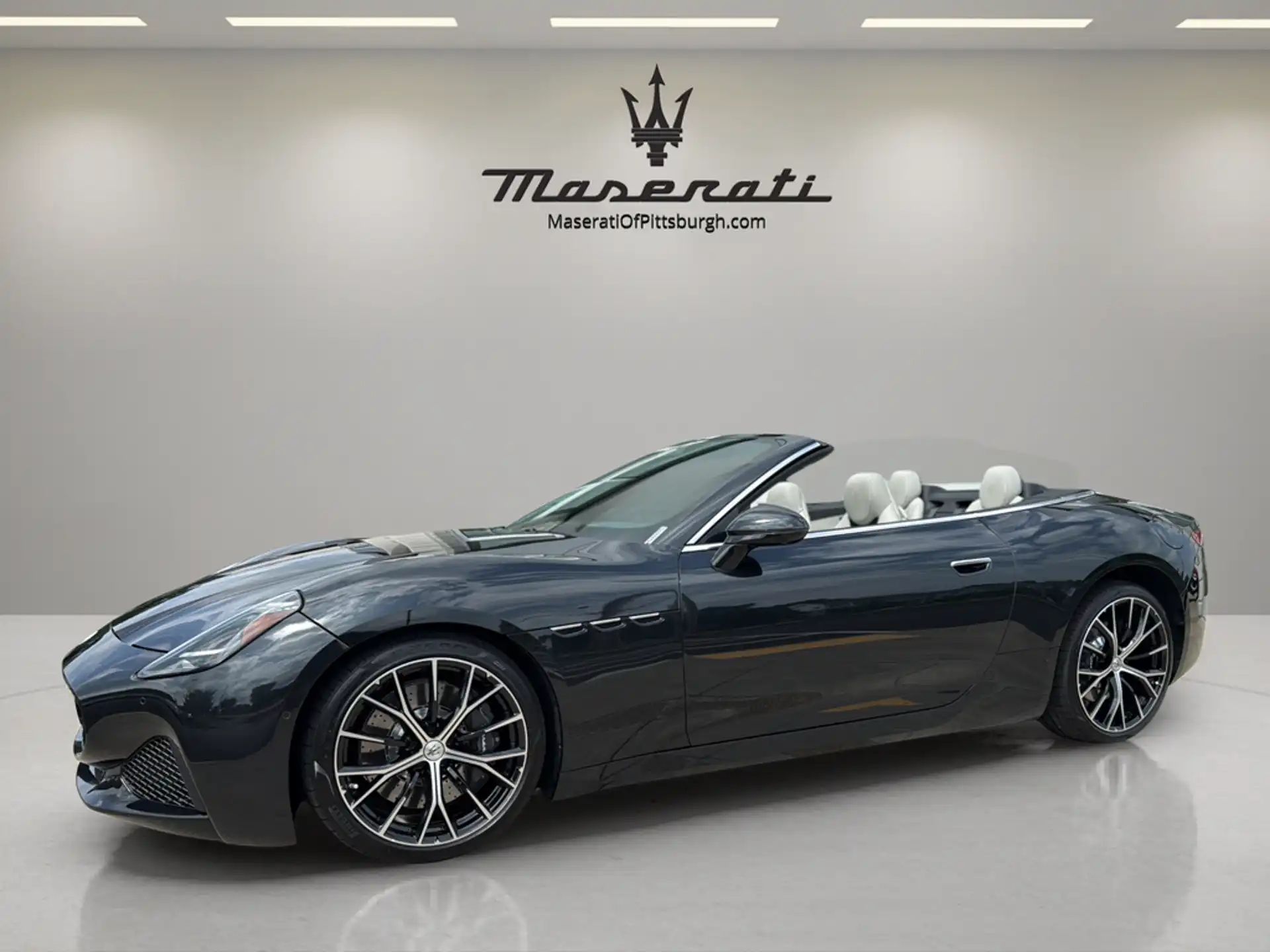 2026 Maserati GranCabrio Base's photo