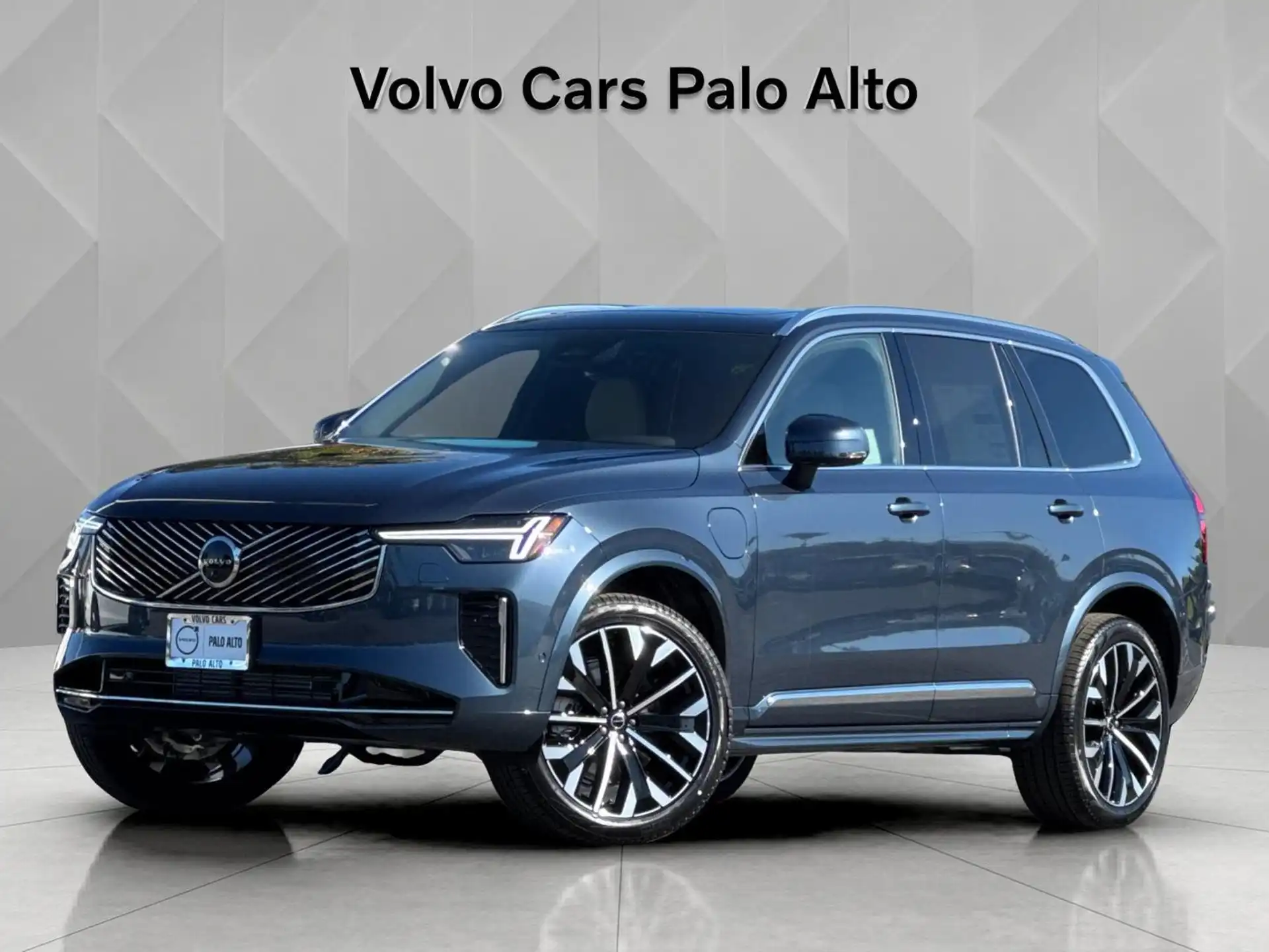 2026 Volvo XC90 T8 Recharge Plus Bright 7-Seat 4WD's photo