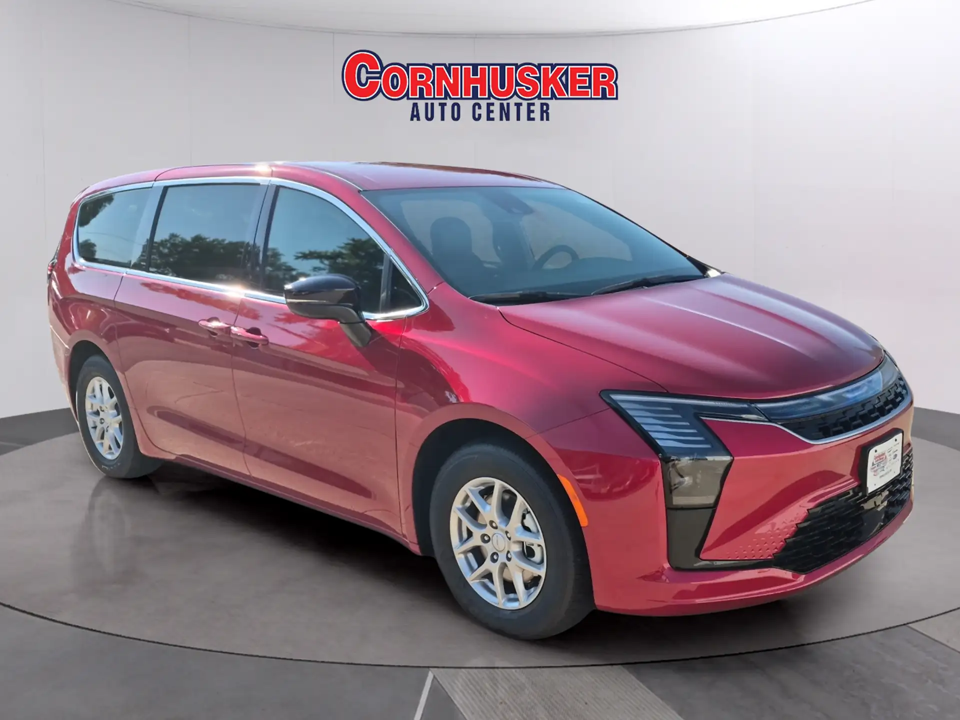 2027 Chrysler Pacifica Select's photo