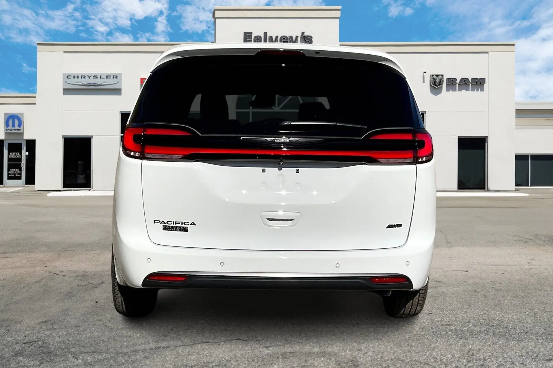 2026 Chrysler Pacifica Select AWD photo 4