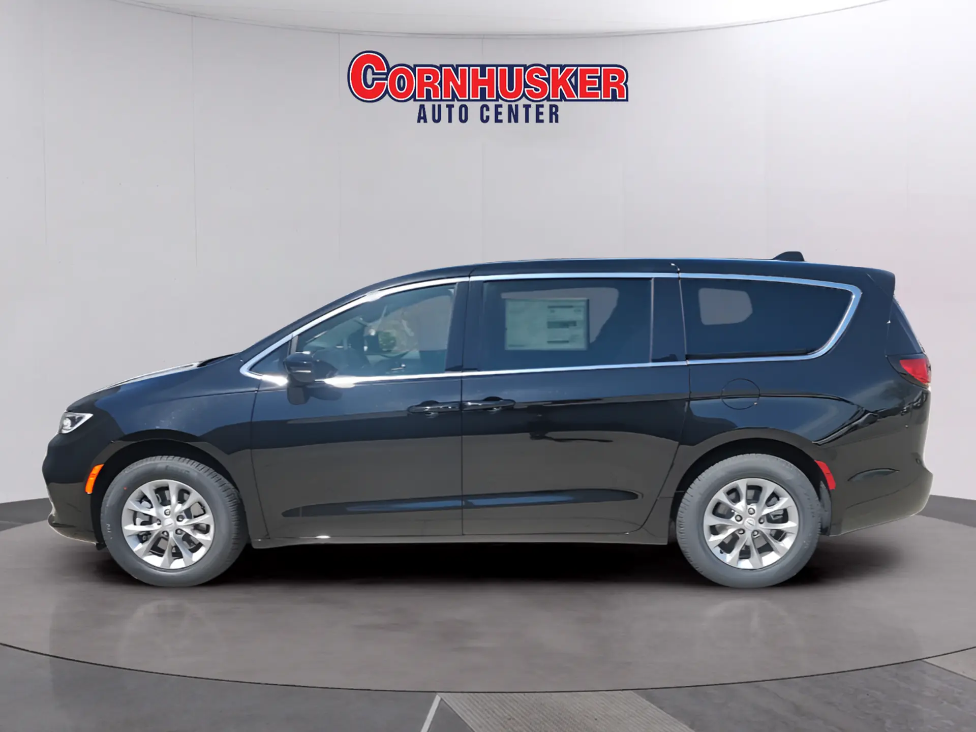 2026 Chrysler Pacifica Select AWD photo 4