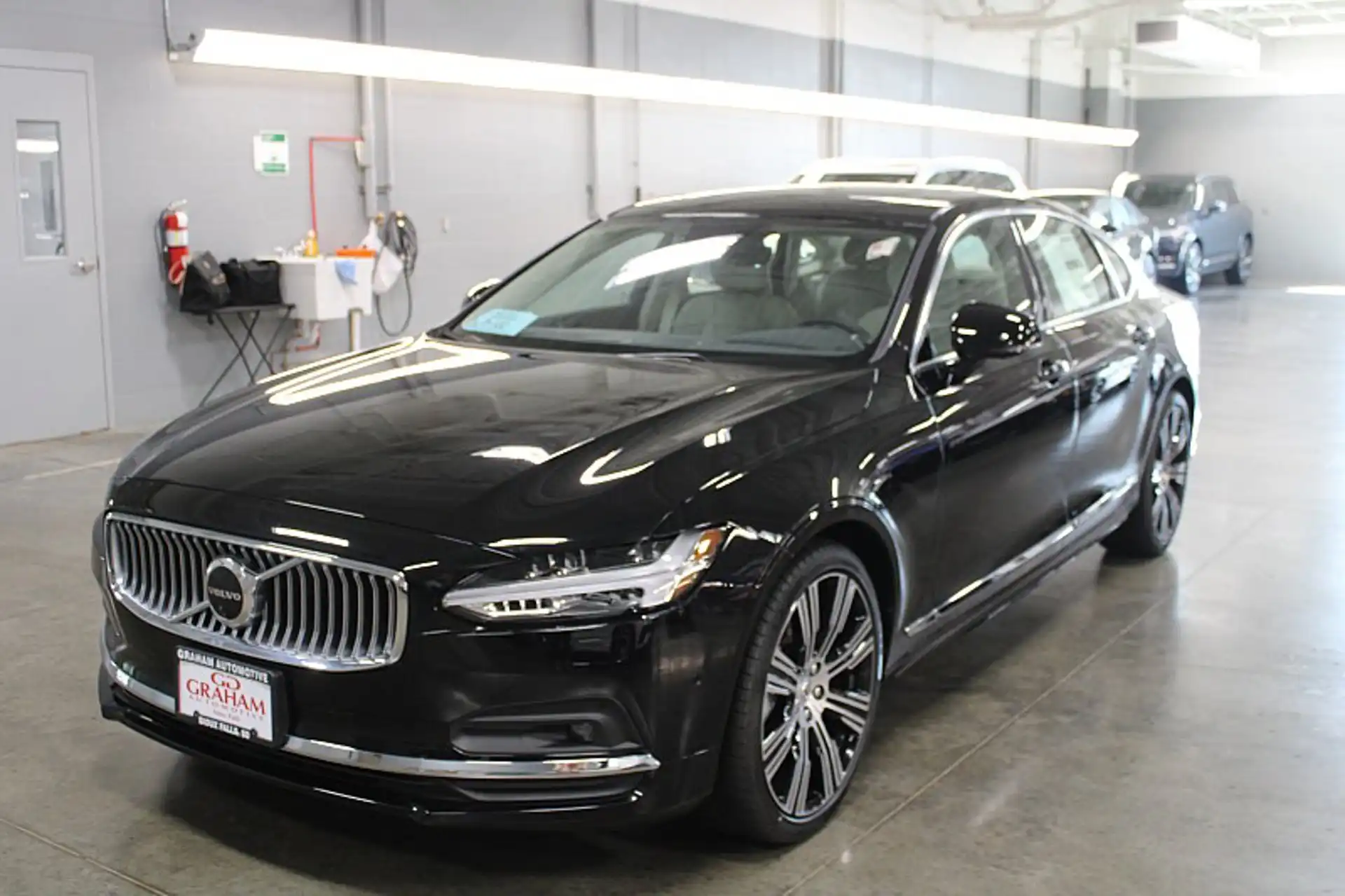 2024 Volvo S90 B6 Plus AWD's photo