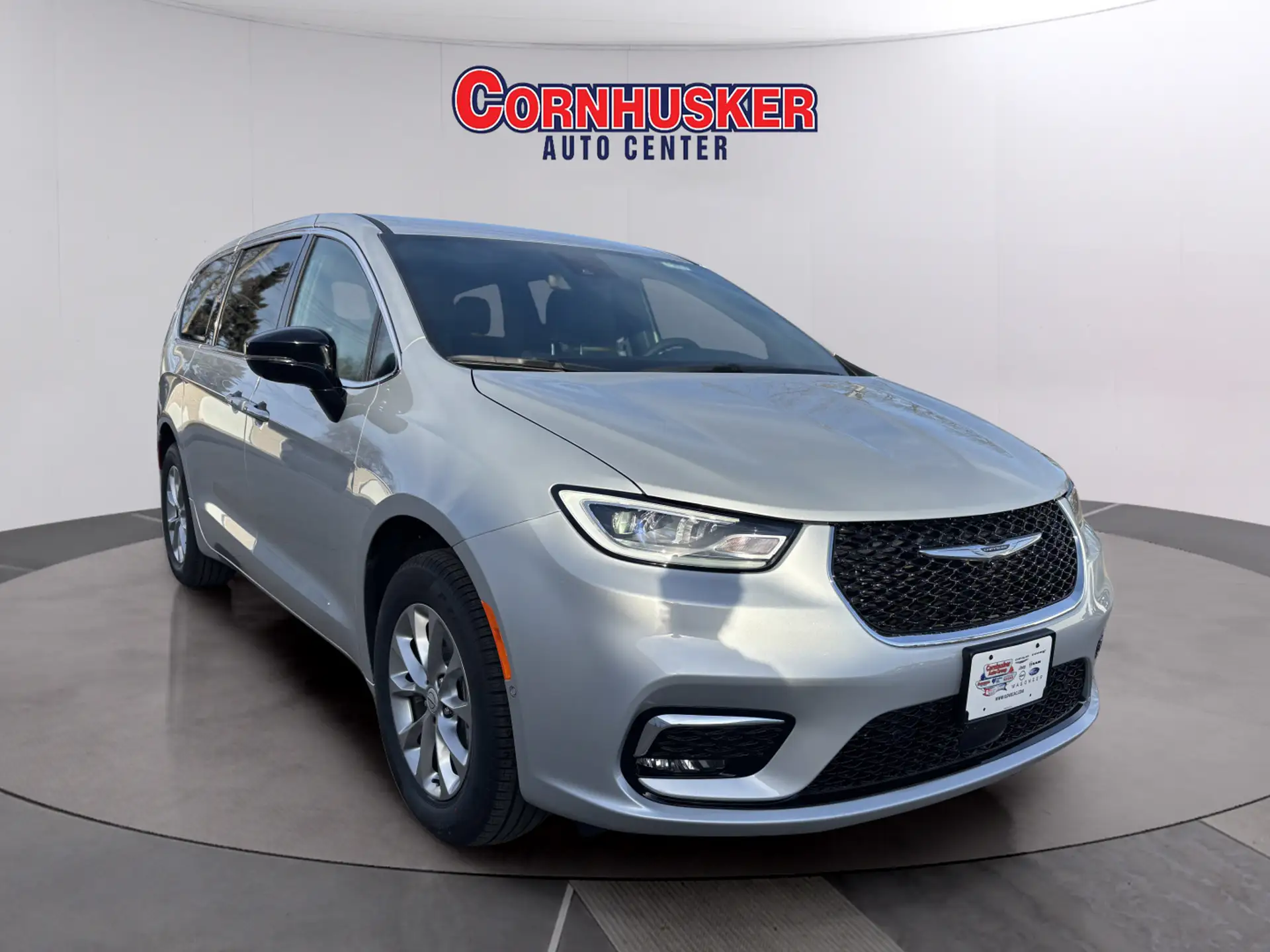 2026 Chrysler Pacifica Select AWD photo 1