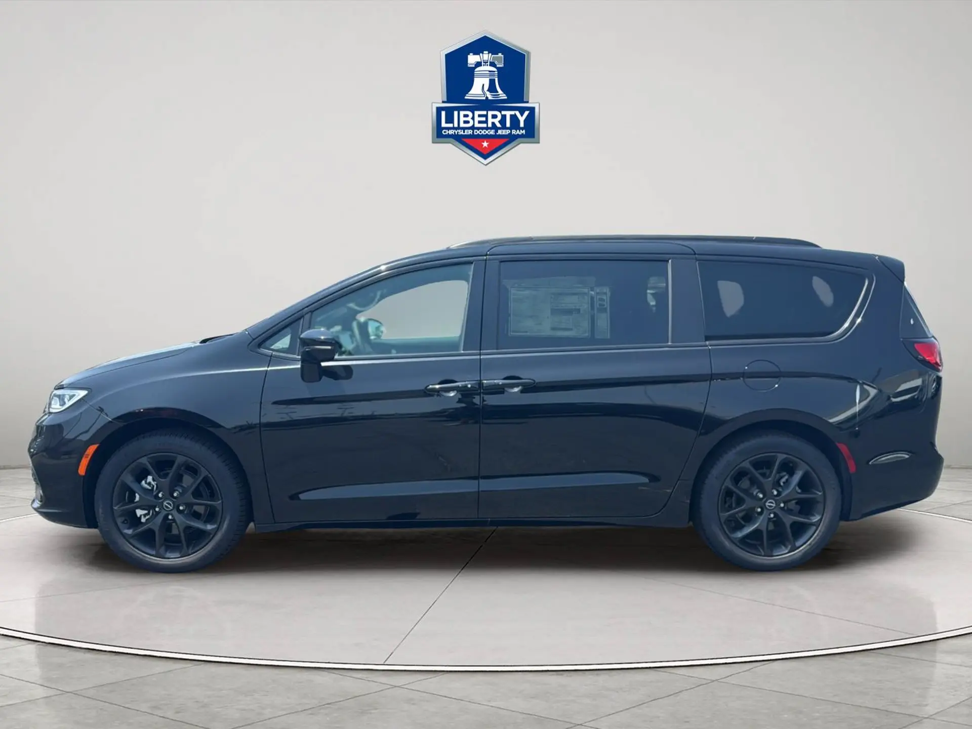 2026 Chrysler Pacifica Select photo 5