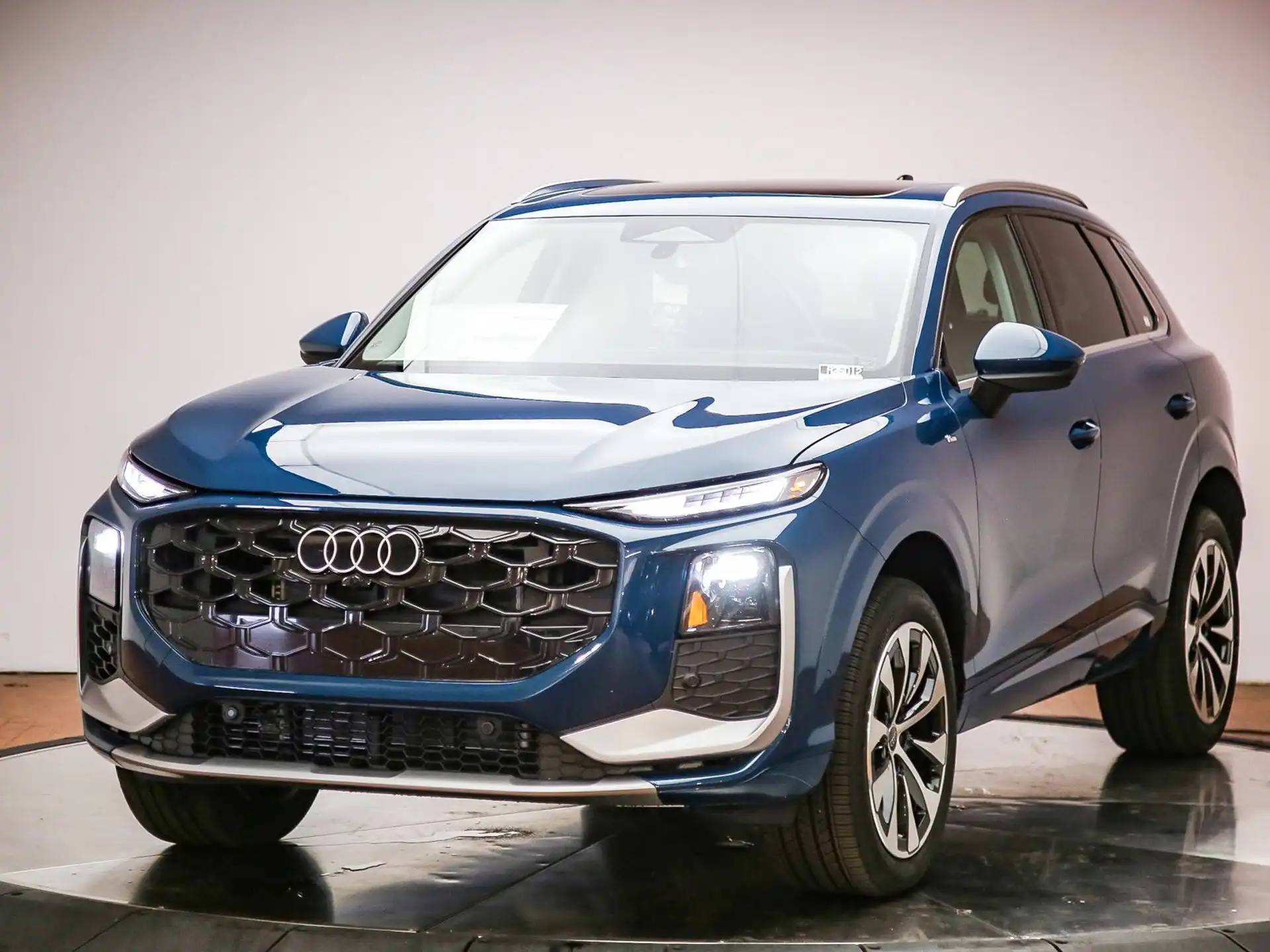 2026 Audi Q3 S line quattro's photo