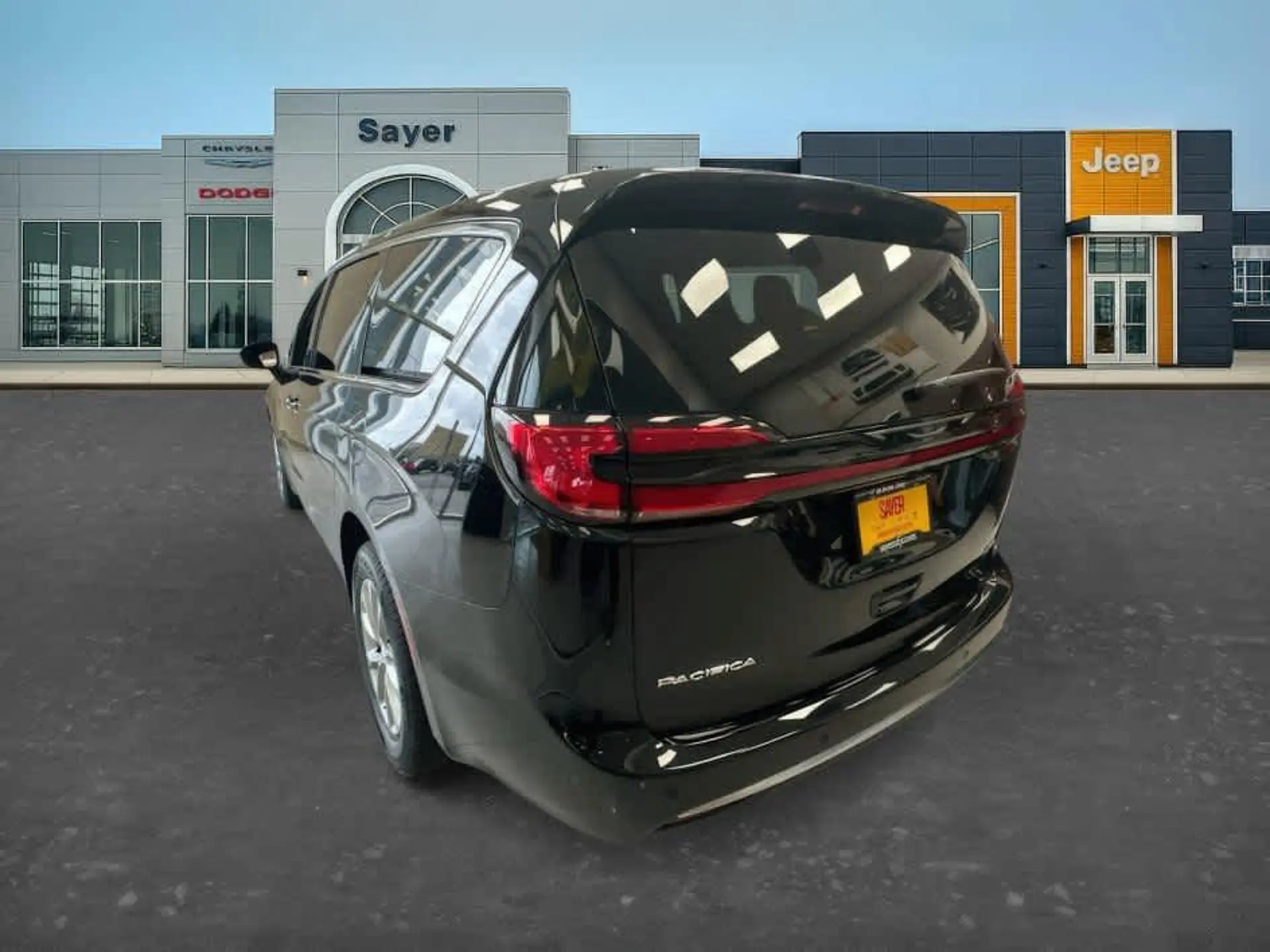 2027 Chrysler Pacifica Select AWD photo 5