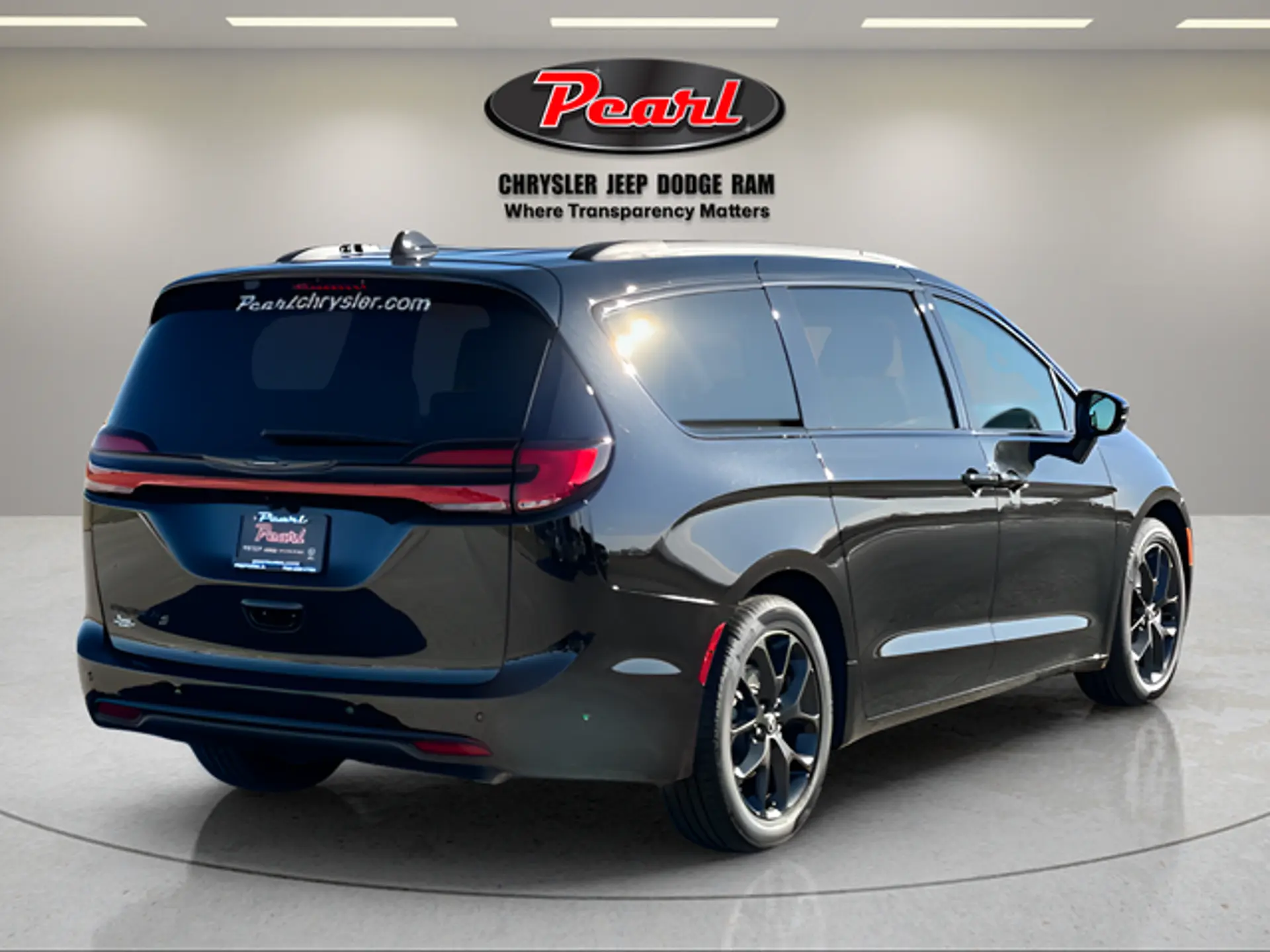 2026 Chrysler Pacifica Select photo 3