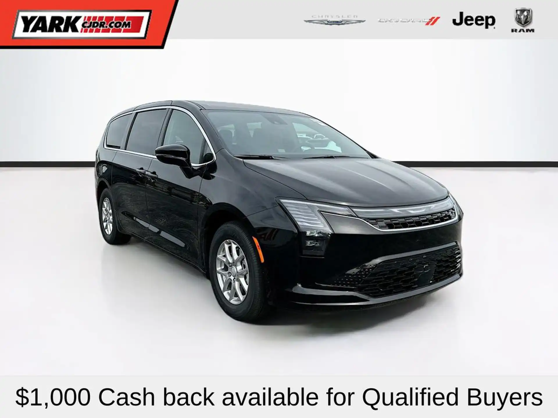 2027 Chrysler Pacifica Select's photo