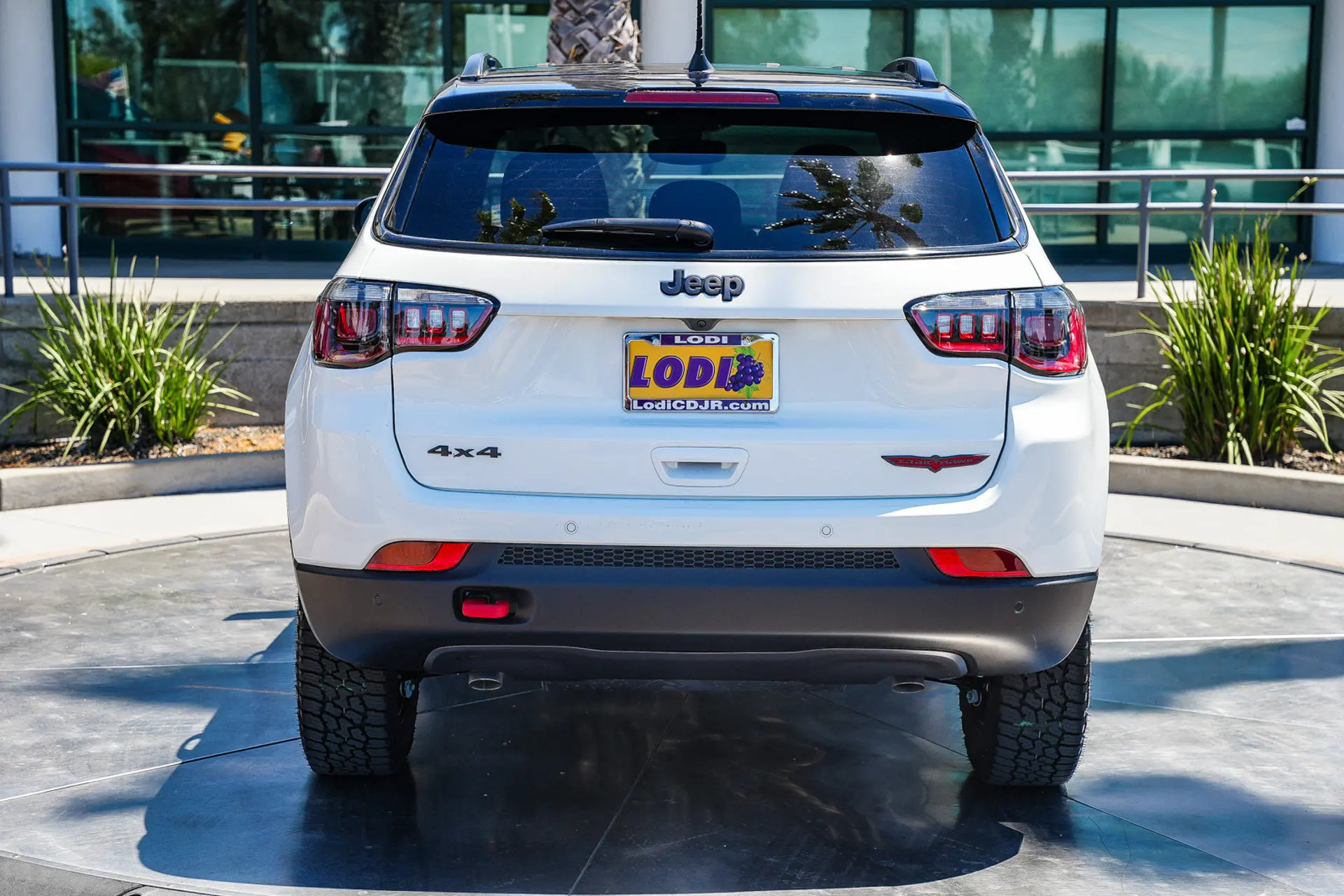 2026 Jeep Compass Trailhawk 4X4 photo 3