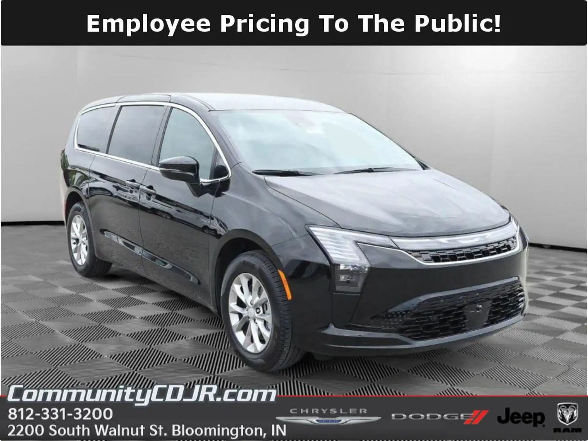 2027 Chrysler Pacifica Select AWD's photo