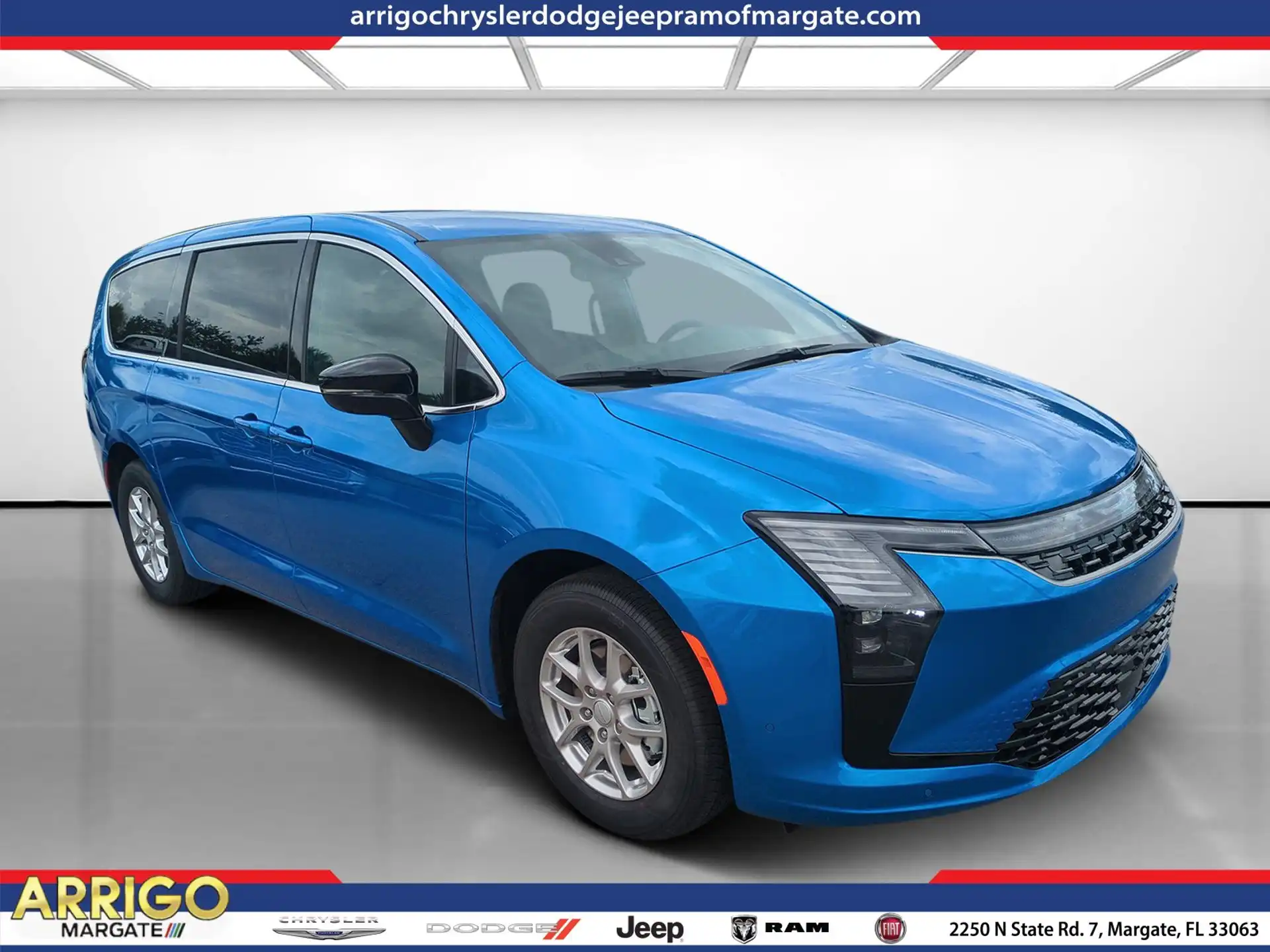 2027 Chrysler Pacifica Select's photo