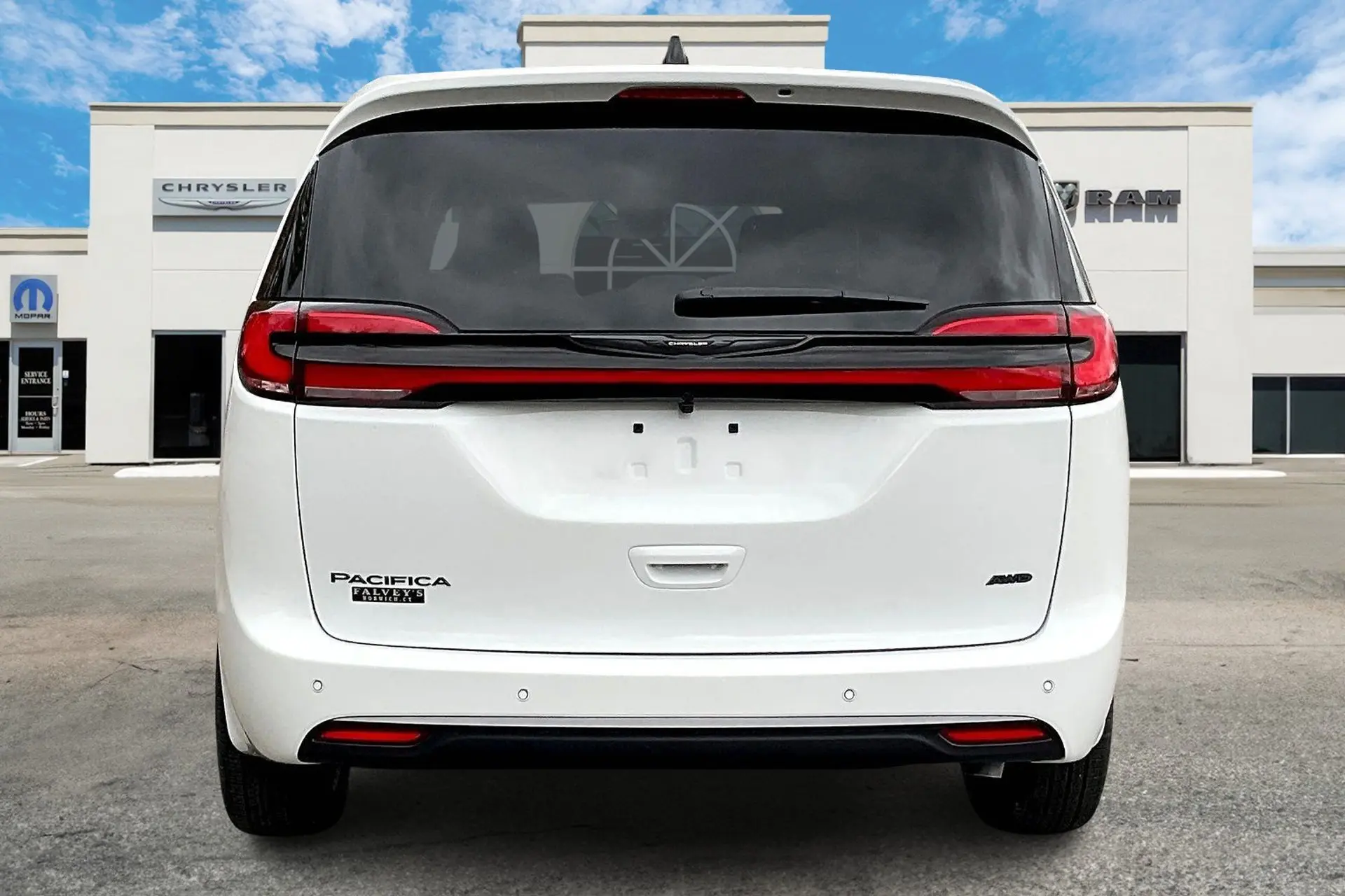 2026 Chrysler Pacifica Select AWD photo 4