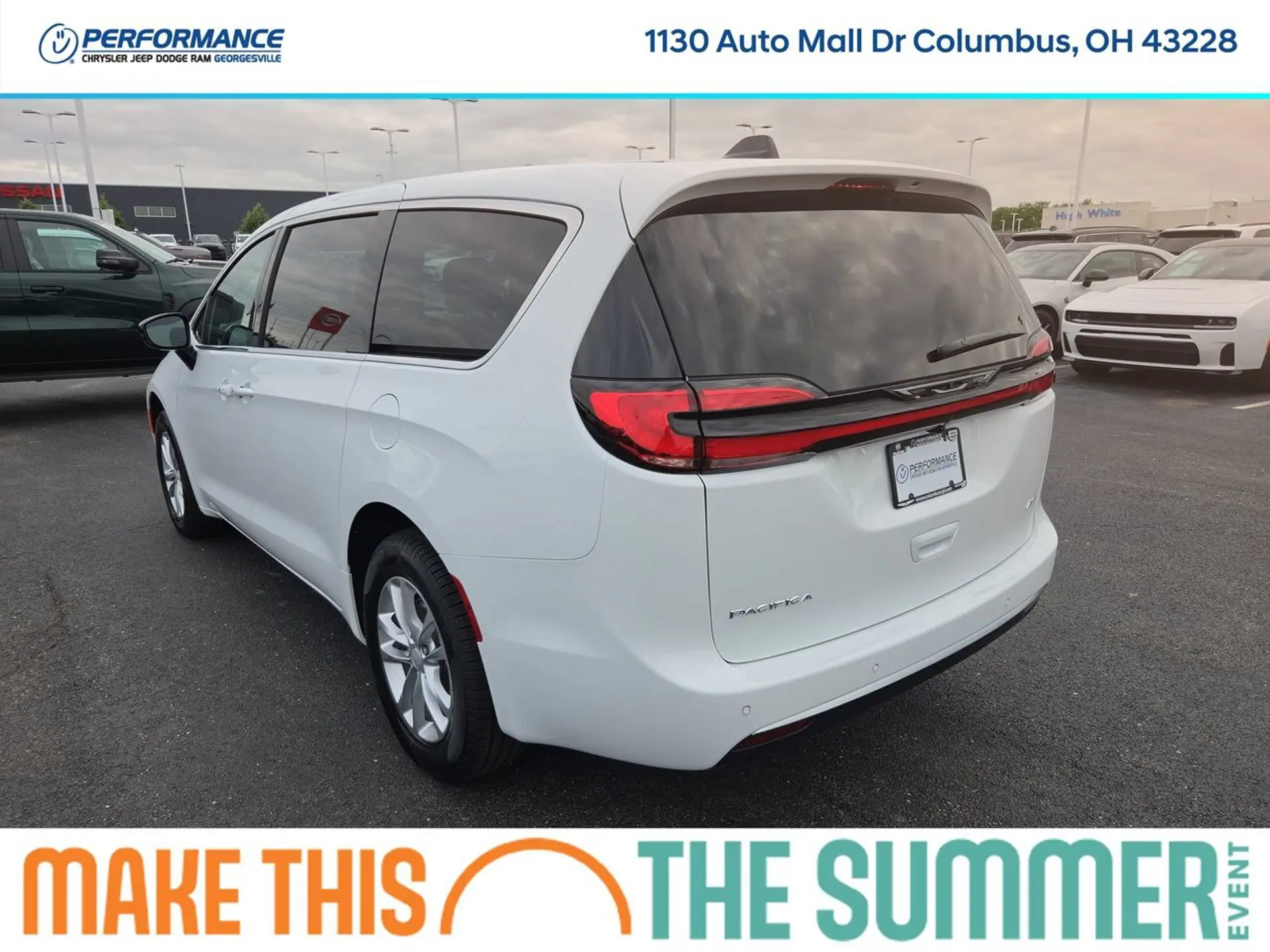 2027 Chrysler Pacifica Select AWD photo 5