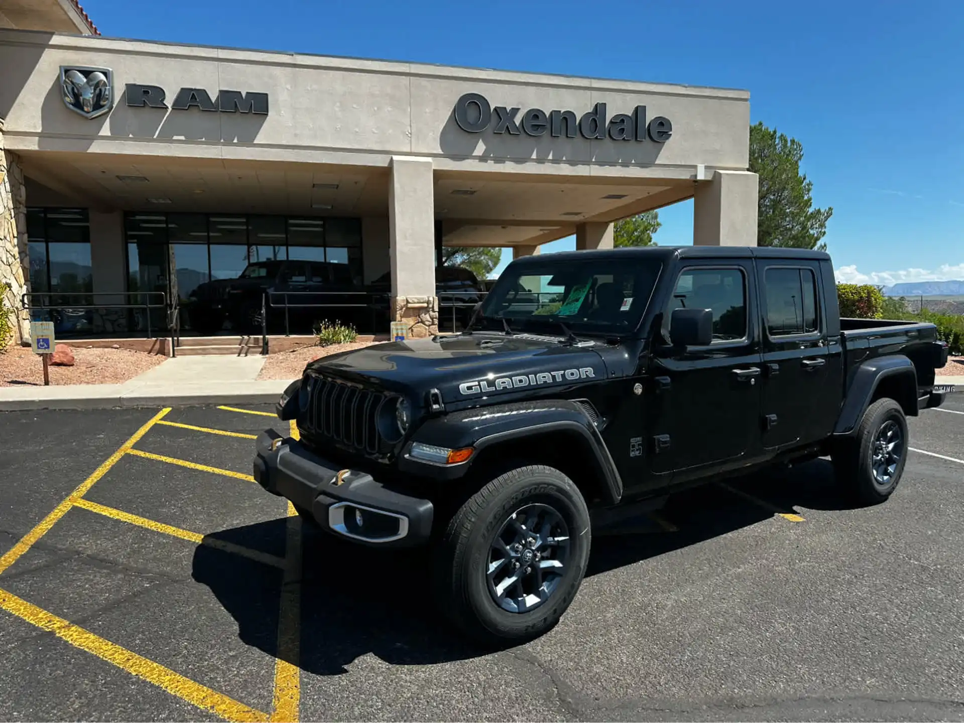 2026 Jeep Gladiator 85th Anniversary Edition Auto's photo
