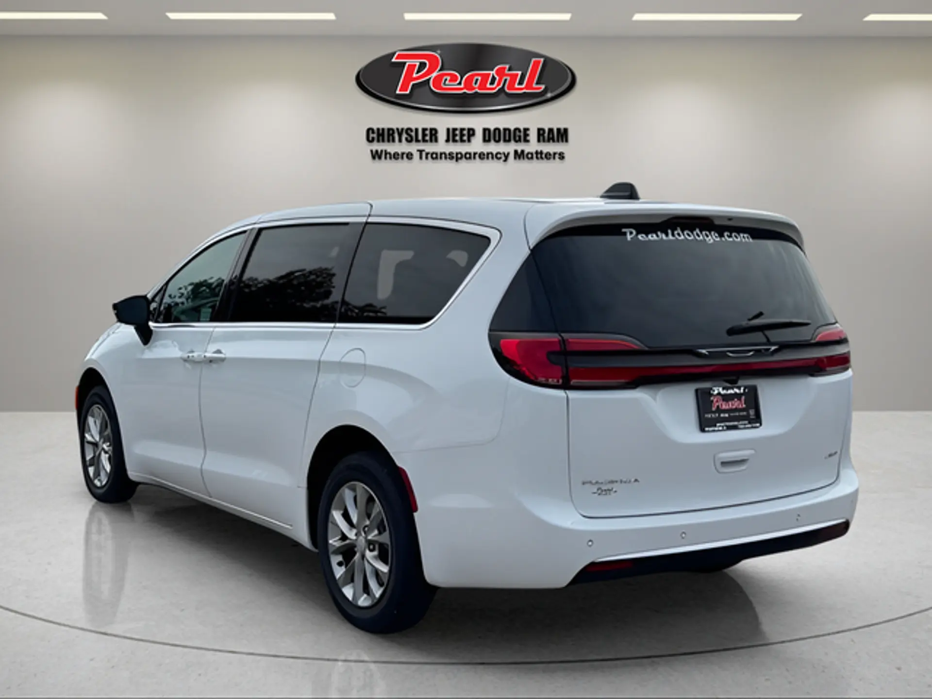 2027 Chrysler Pacifica Select AWD photo 5