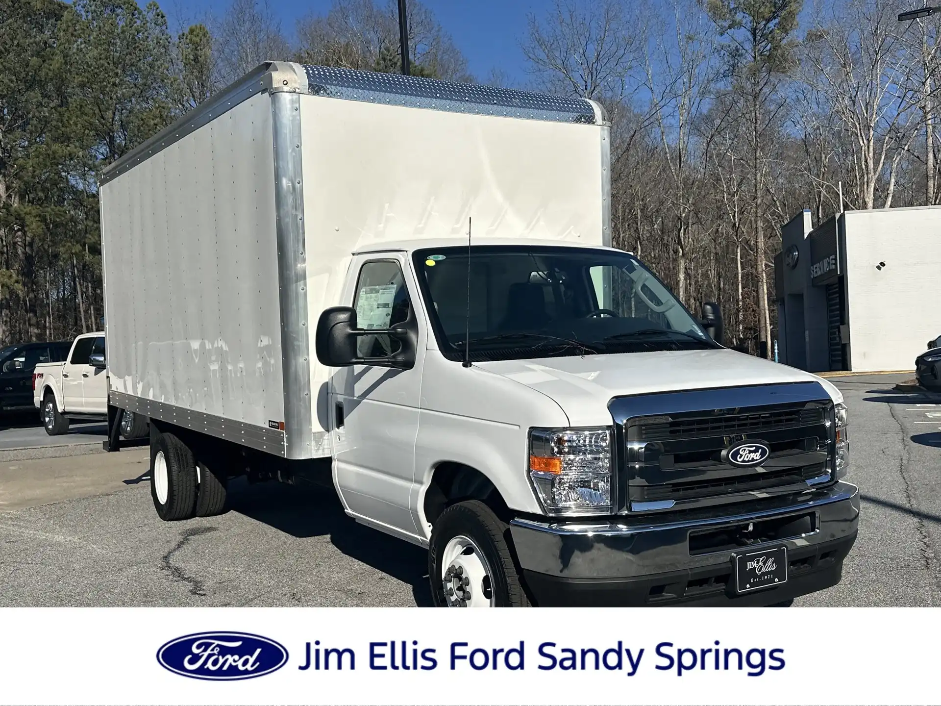 2026 Ford E-Series DRW E-450 Super Duty 176 in WB's photo