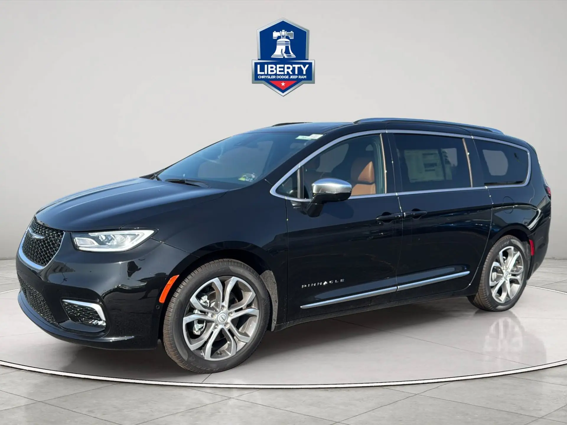 2026 Chrysler Pacifica Pinnacle photo 3