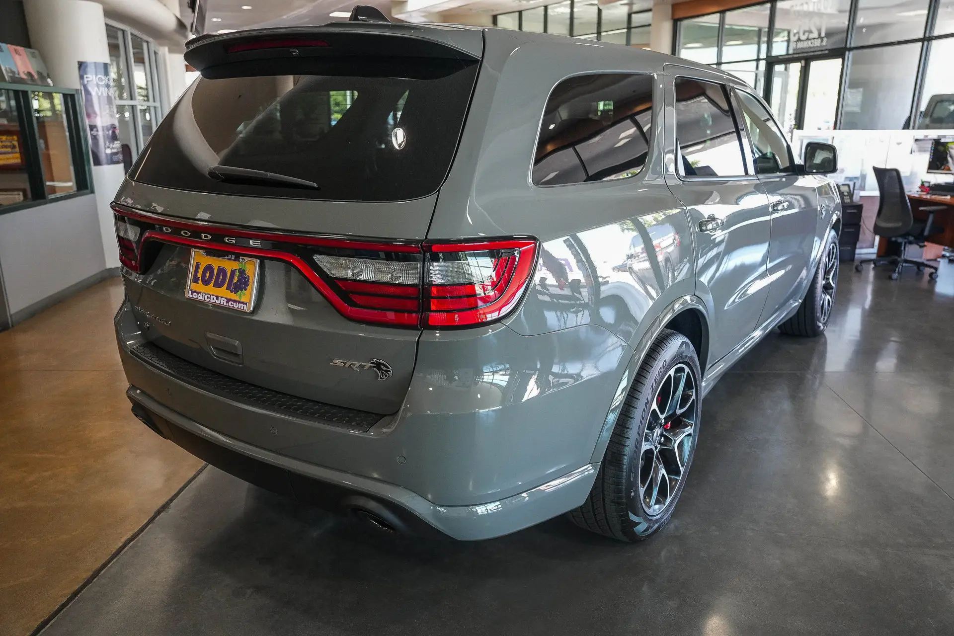 2026 Dodge Durango SRT Hellcat Jailbreak AWD photo 4