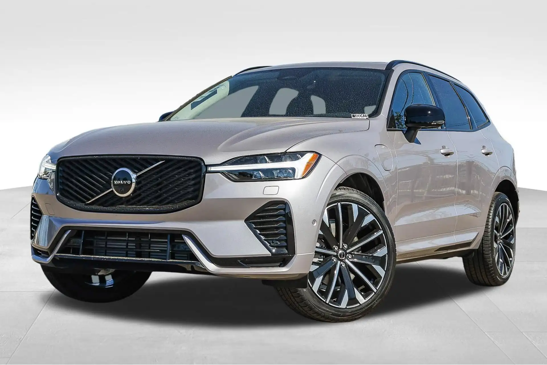 2026 Volvo XC60 T8 Ultra Dark AWD's photo