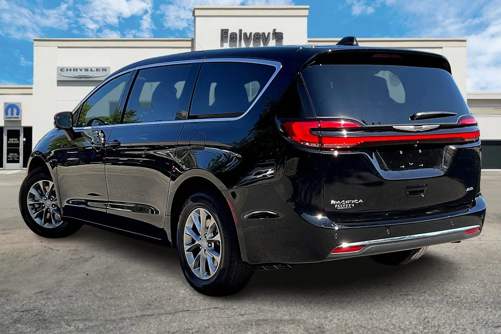 2026 Chrysler Pacifica Select AWD photo 3