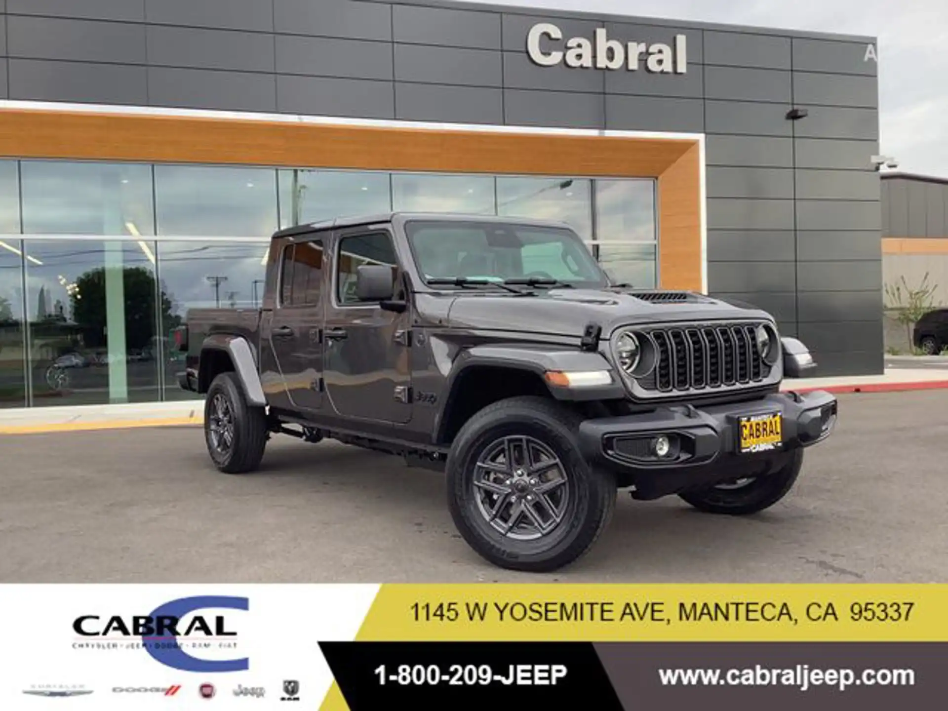 2026 Jeep Gladiator Sport S Auto's photo