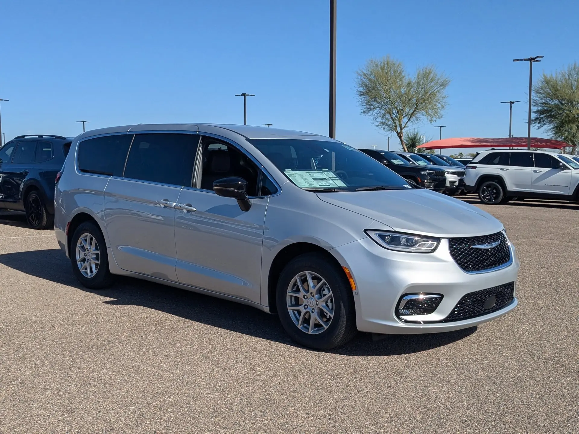 2026 Chrysler Pacifica Select photo 5