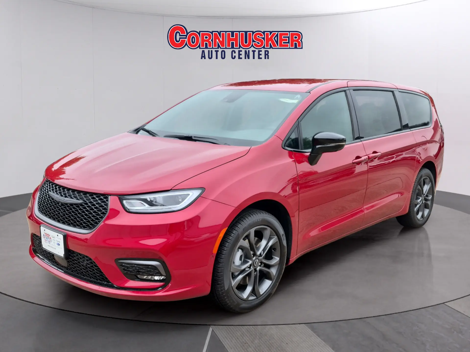 2026 Chrysler Pacifica Select AWD photo 3