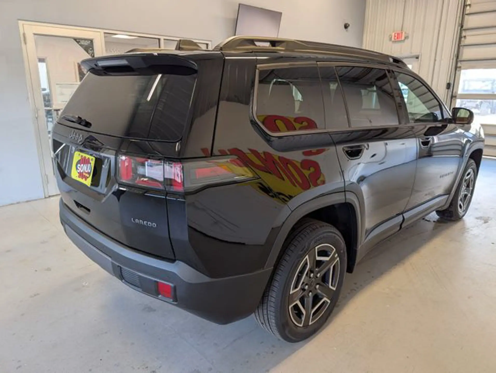 2026 Jeep Cherokee Laredo HEV 4X4 photo 5