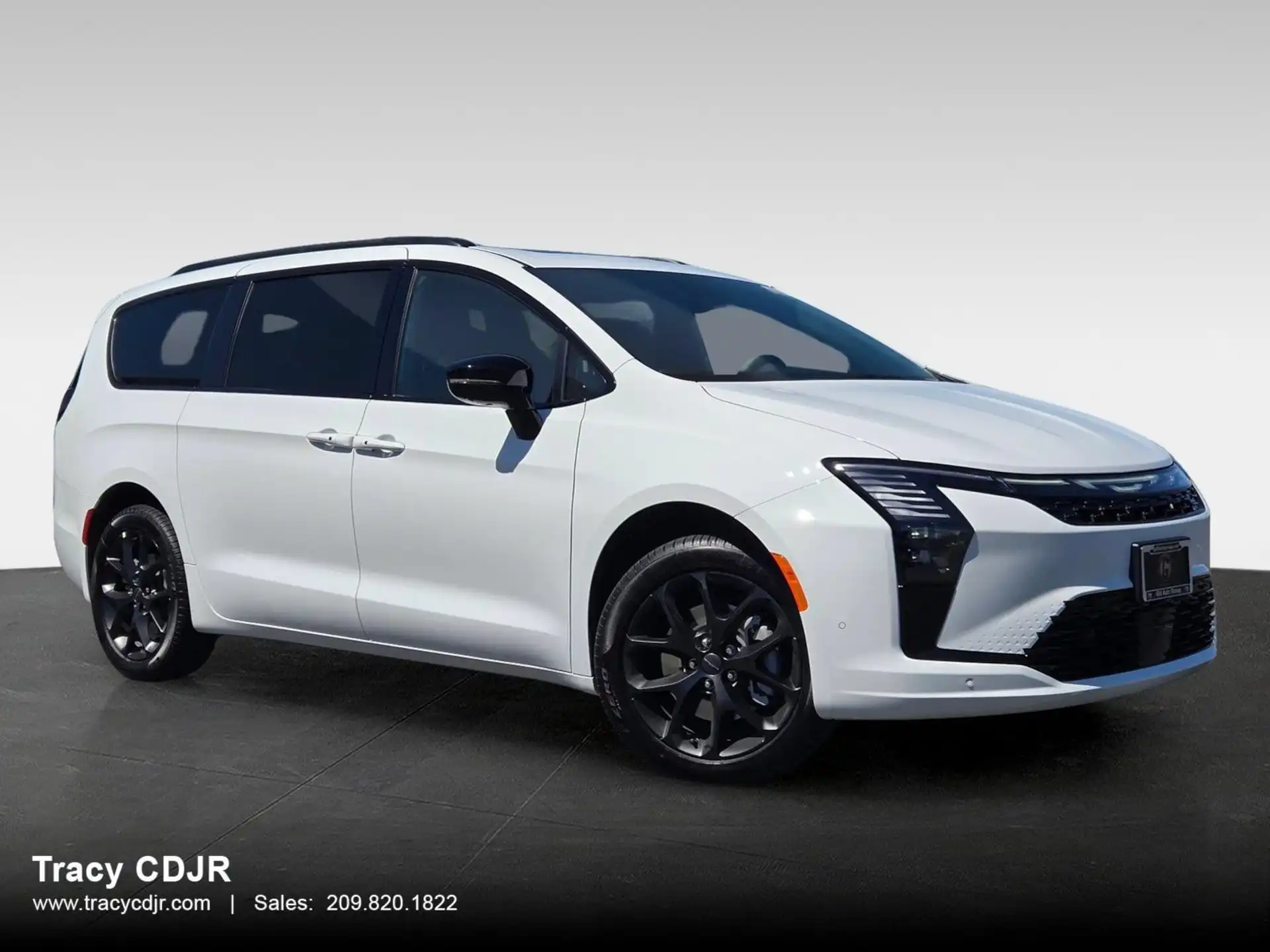 2027 Chrysler Pacifica Limited AWD's photo