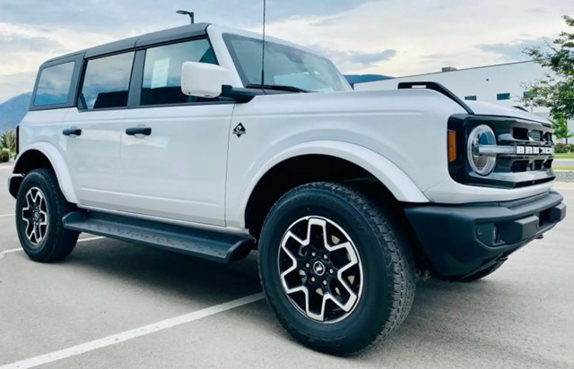 2026 Ford Bronco Outer Banks 4x4 photo 3