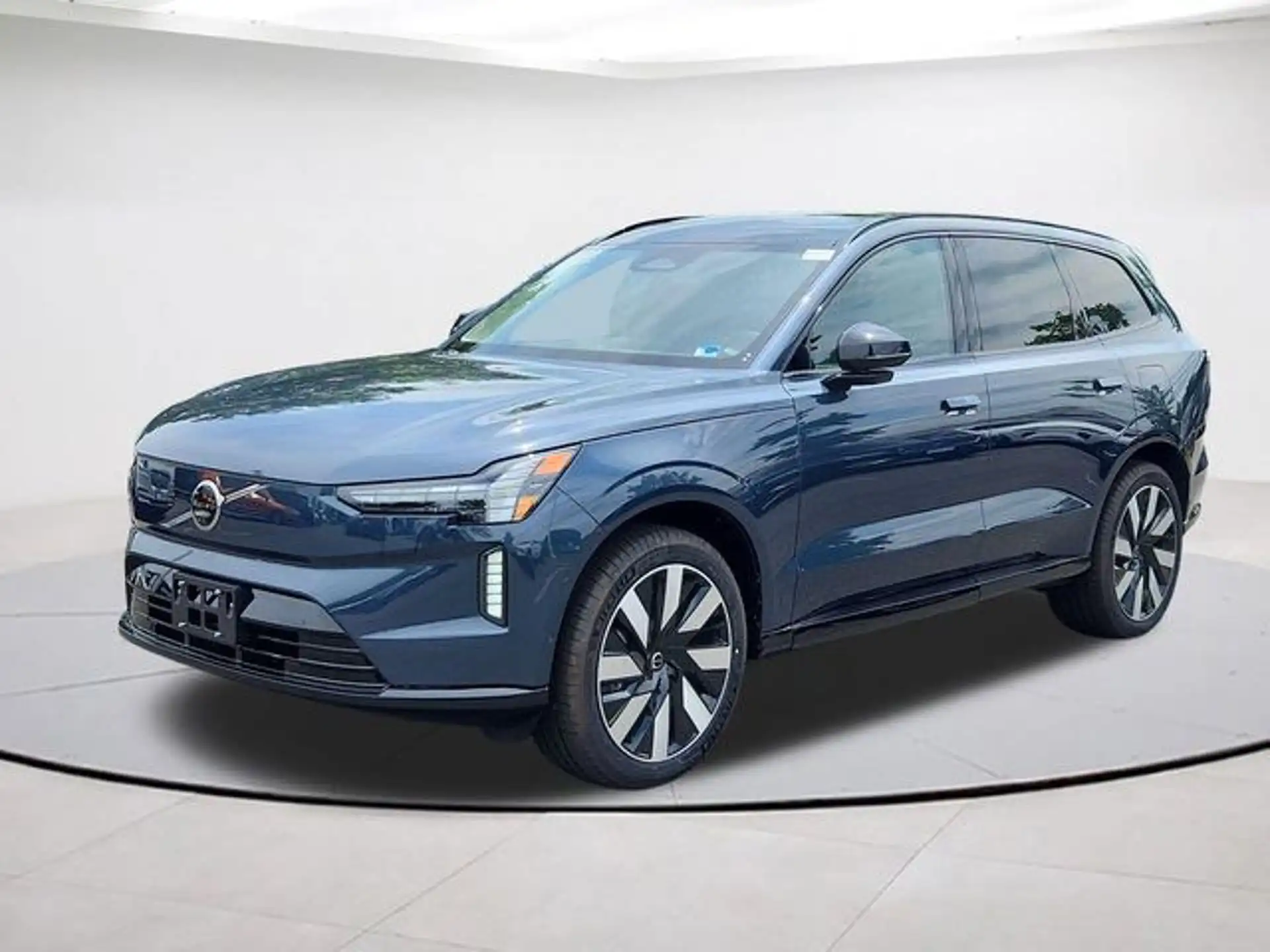 2026 Volvo EX90 Twin Motor Performance Plus 7-Seater's photo