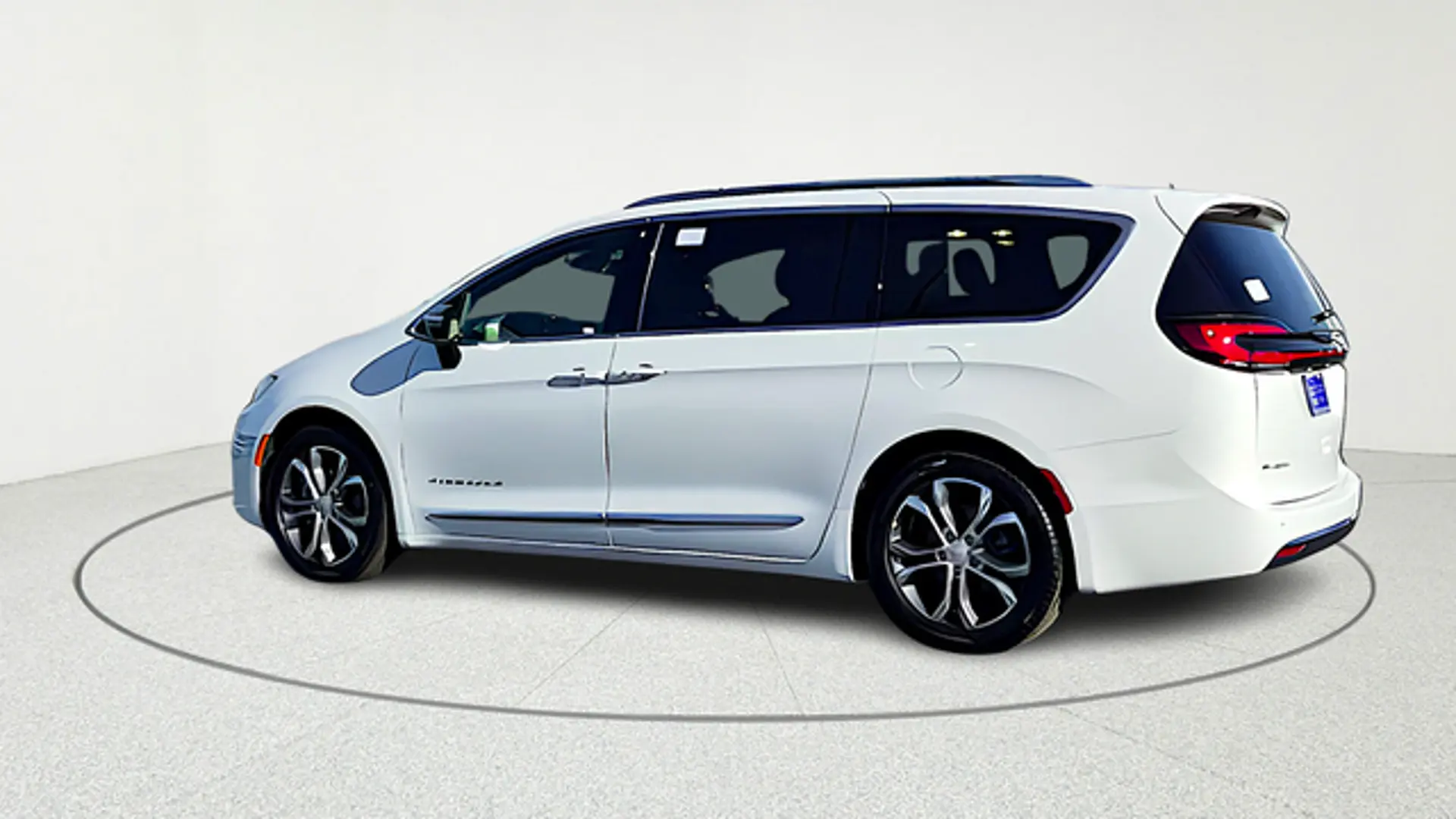2026 Chrysler Pacifica Pinnacle photo 5