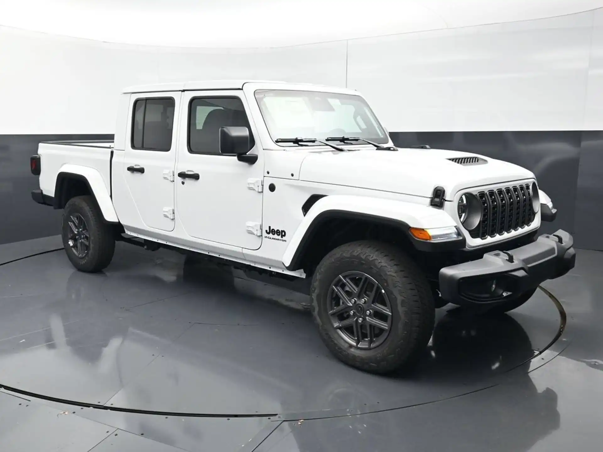 2026 Jeep Gladiator Sport S Auto's photo