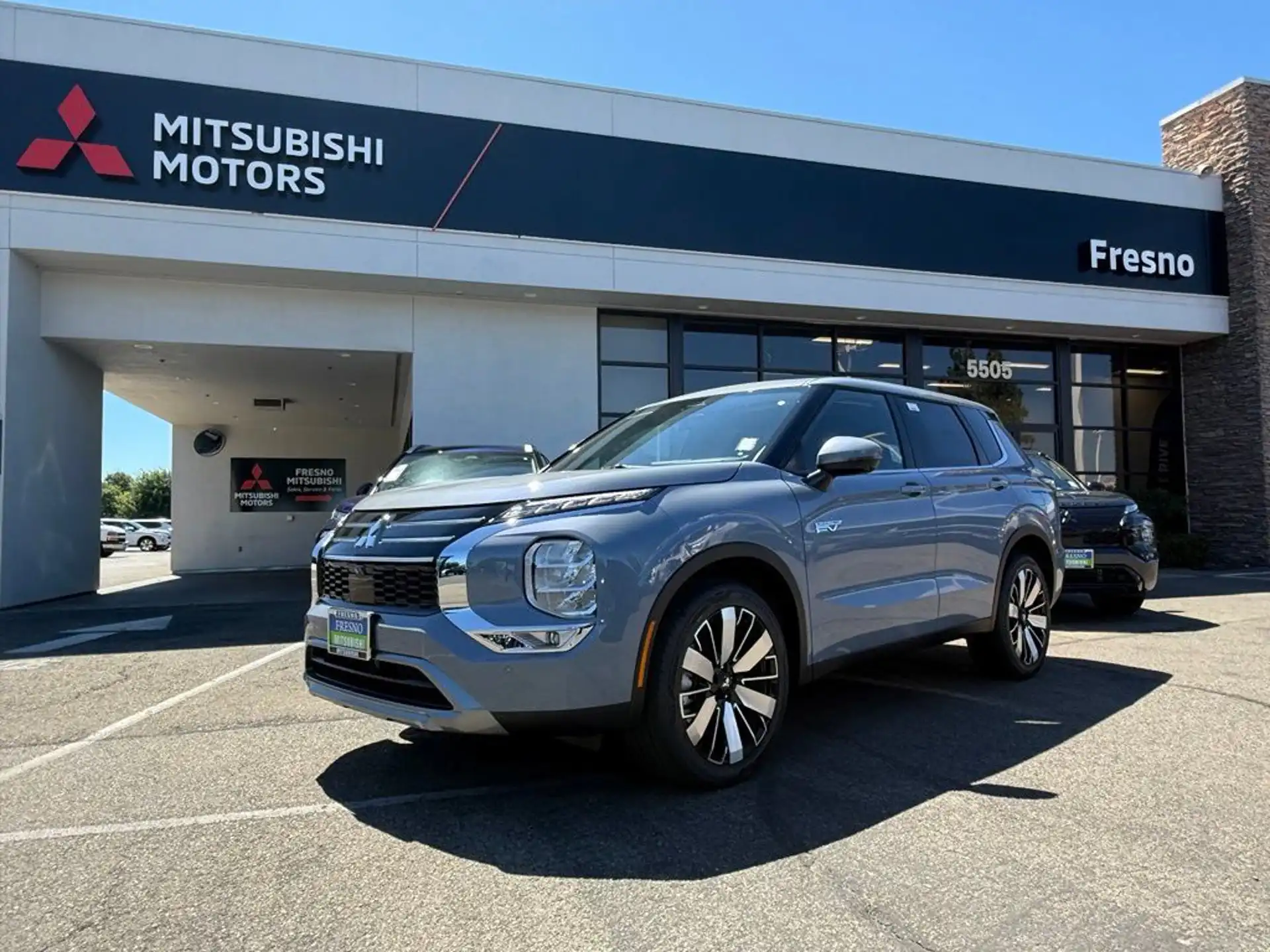2026 Mitsubishi Outlander Plug-in Hybrid SE S-AWC's photo