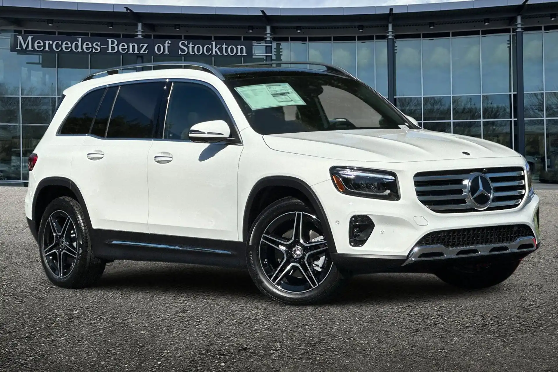 2026 Mercedes-Benz GLB GLB 250 4MATIC's photo